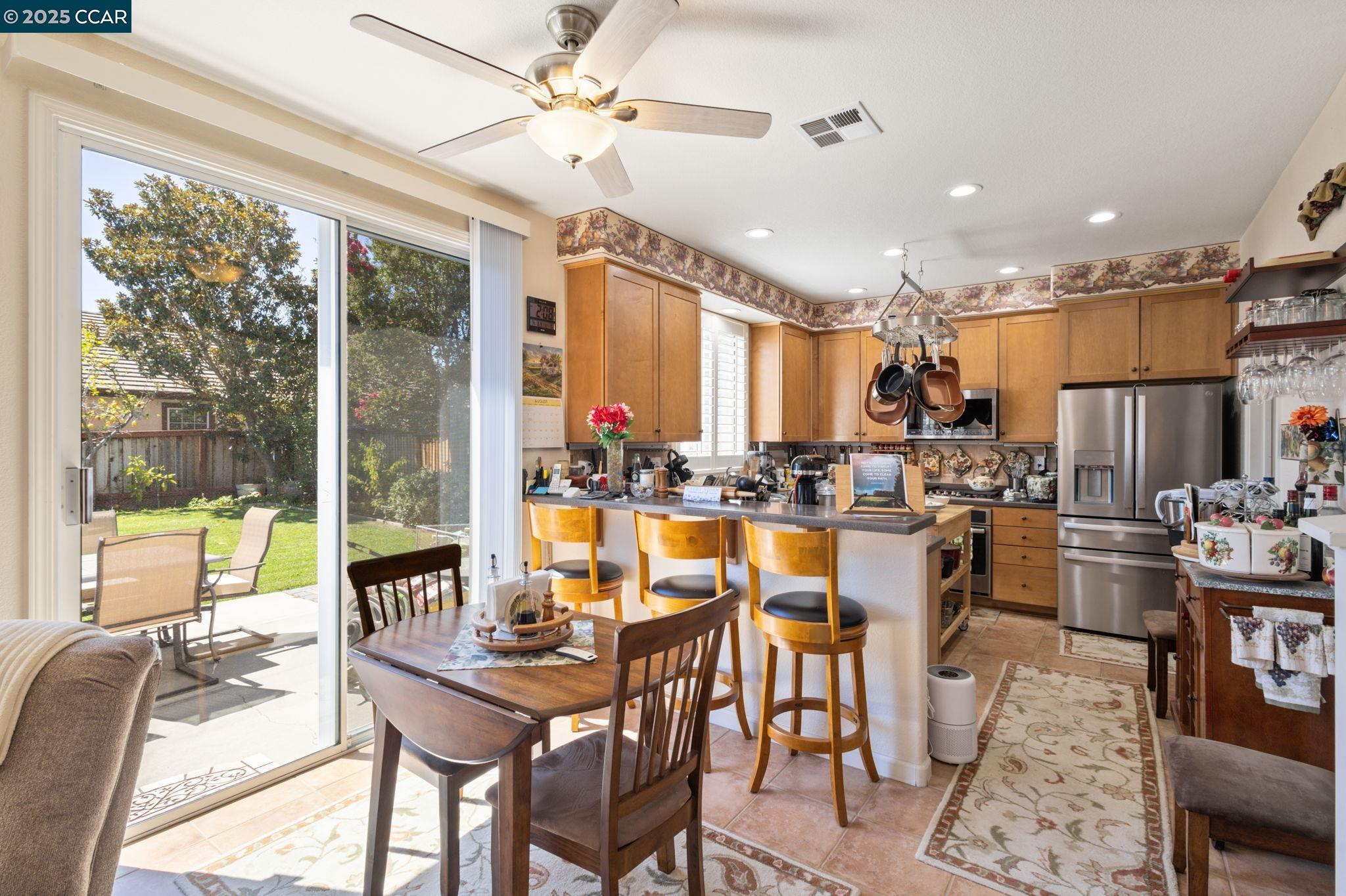 Detail Gallery Image 13 of 56 For 605 Lakeshore Dr, Fairfield,  CA 94534 - 3 Beds | 2/1 Baths