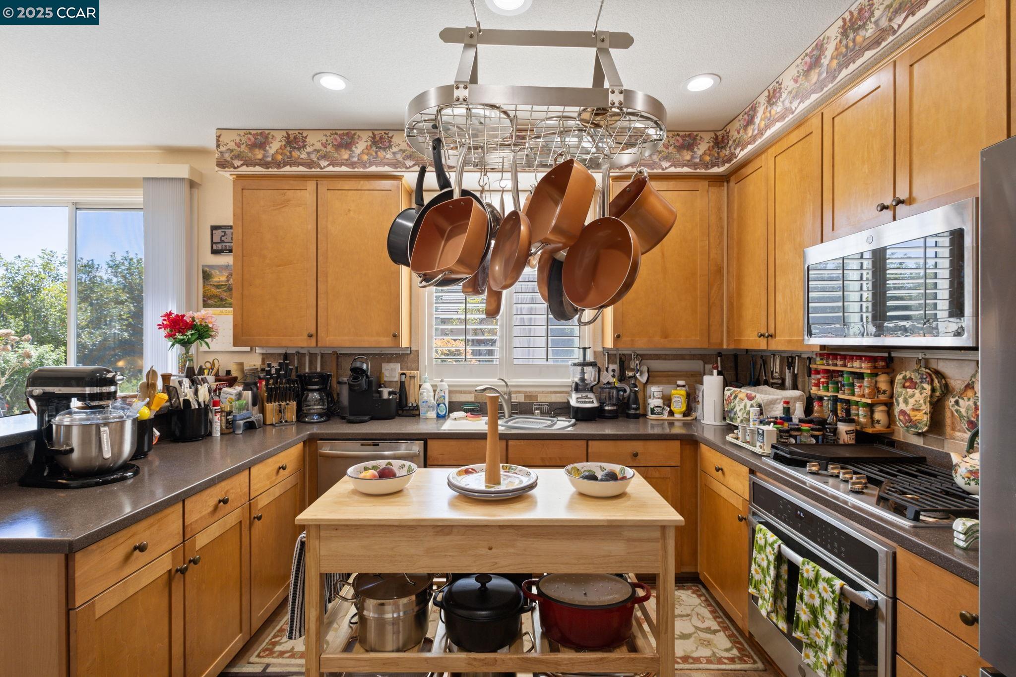 Detail Gallery Image 15 of 56 For 605 Lakeshore Dr, Fairfield,  CA 94534 - 3 Beds | 2/1 Baths