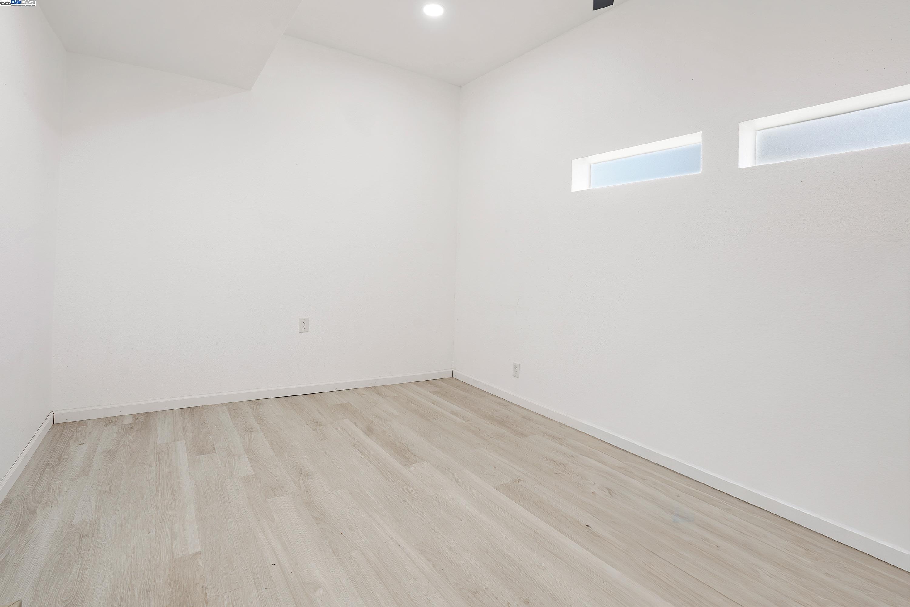 Detail Gallery Image 14 of 21 For 157 Newton St, Hayward,  CA 94544 - 4 Beds | 2 Baths