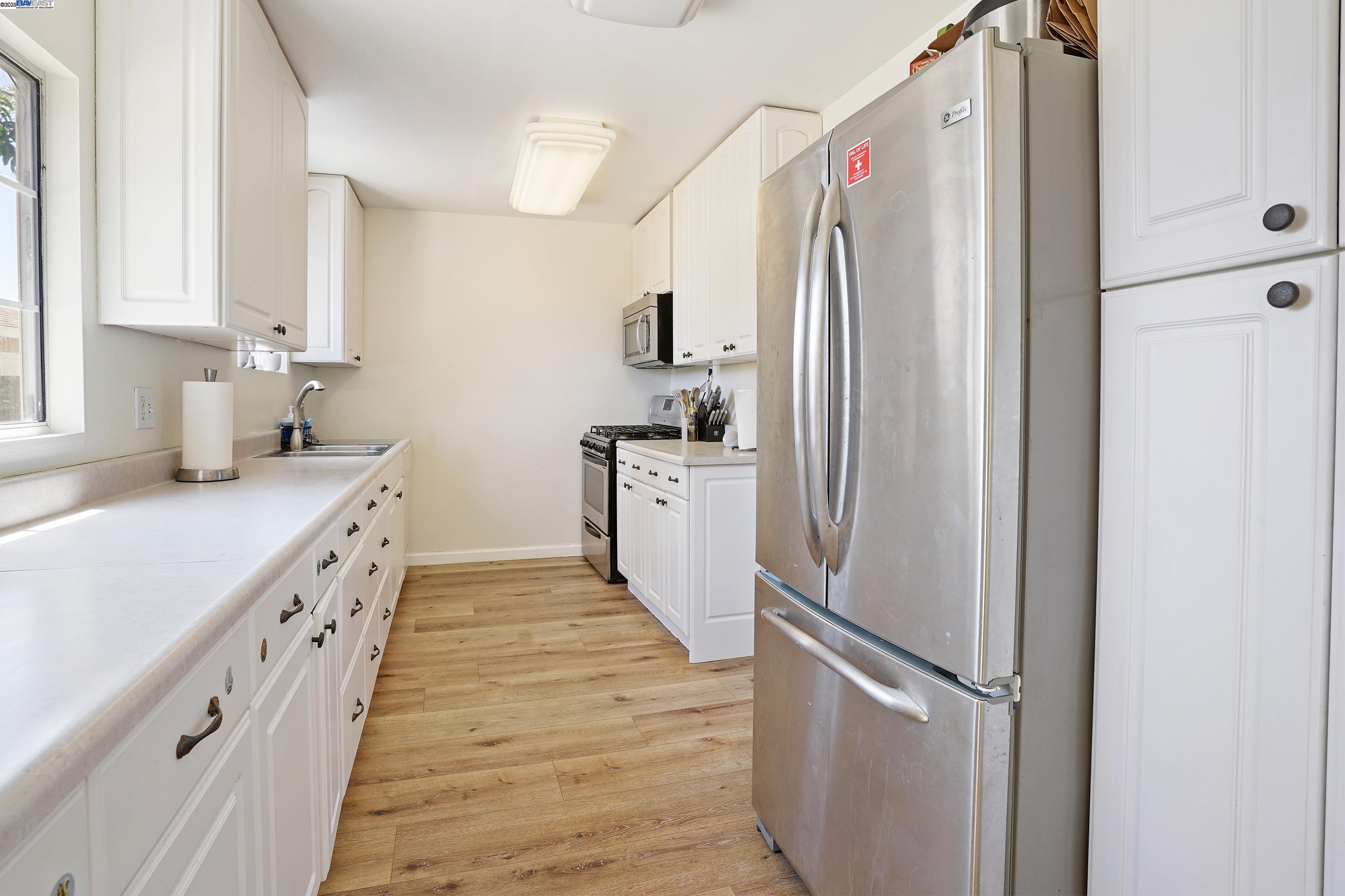 Detail Gallery Image 6 of 21 For 157 Newton St, Hayward,  CA 94544 - 4 Beds | 2 Baths