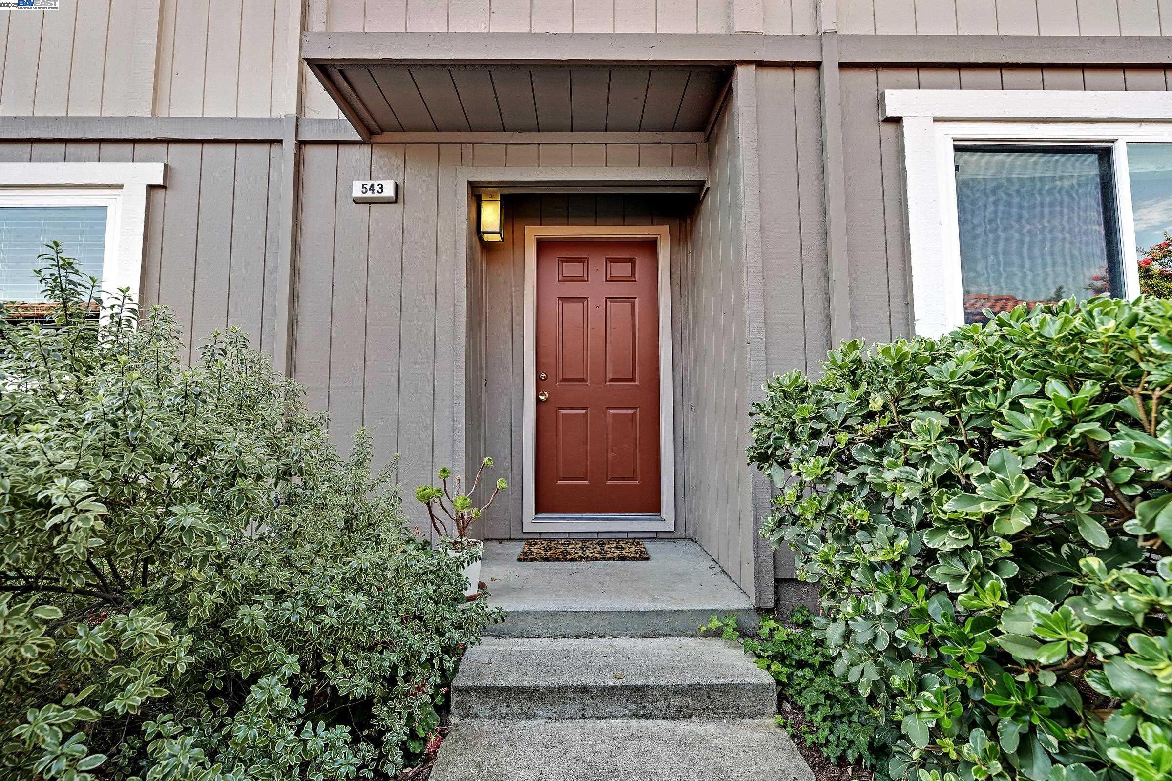 Detail Gallery Image 2 of 38 For 543 Tawny Dr, Pleasanton,  CA 94566 - 3 Beds | 2/1 Baths