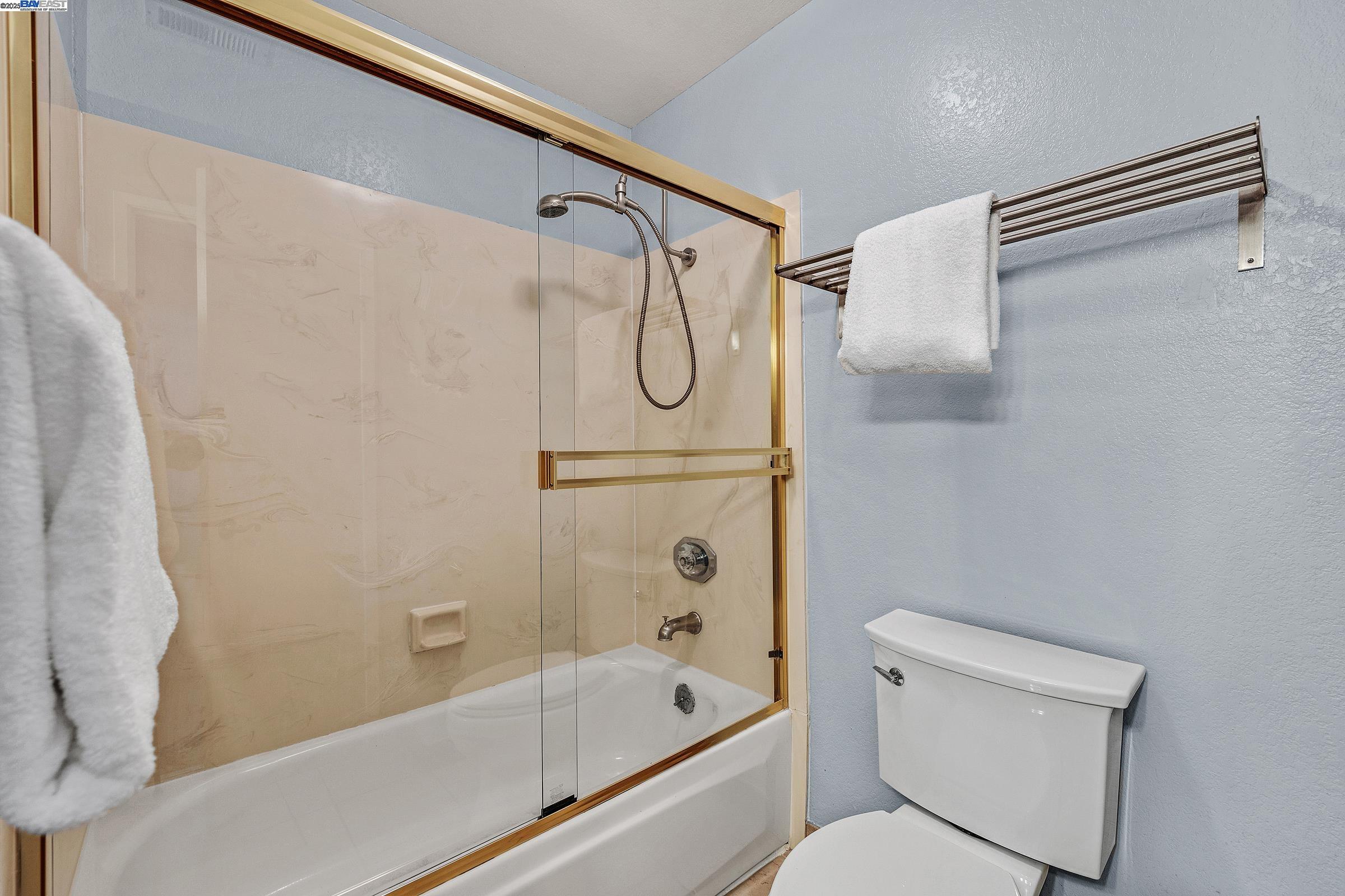 Detail Gallery Image 17 of 38 For 543 Tawny Dr, Pleasanton,  CA 94566 - 3 Beds | 2/1 Baths
