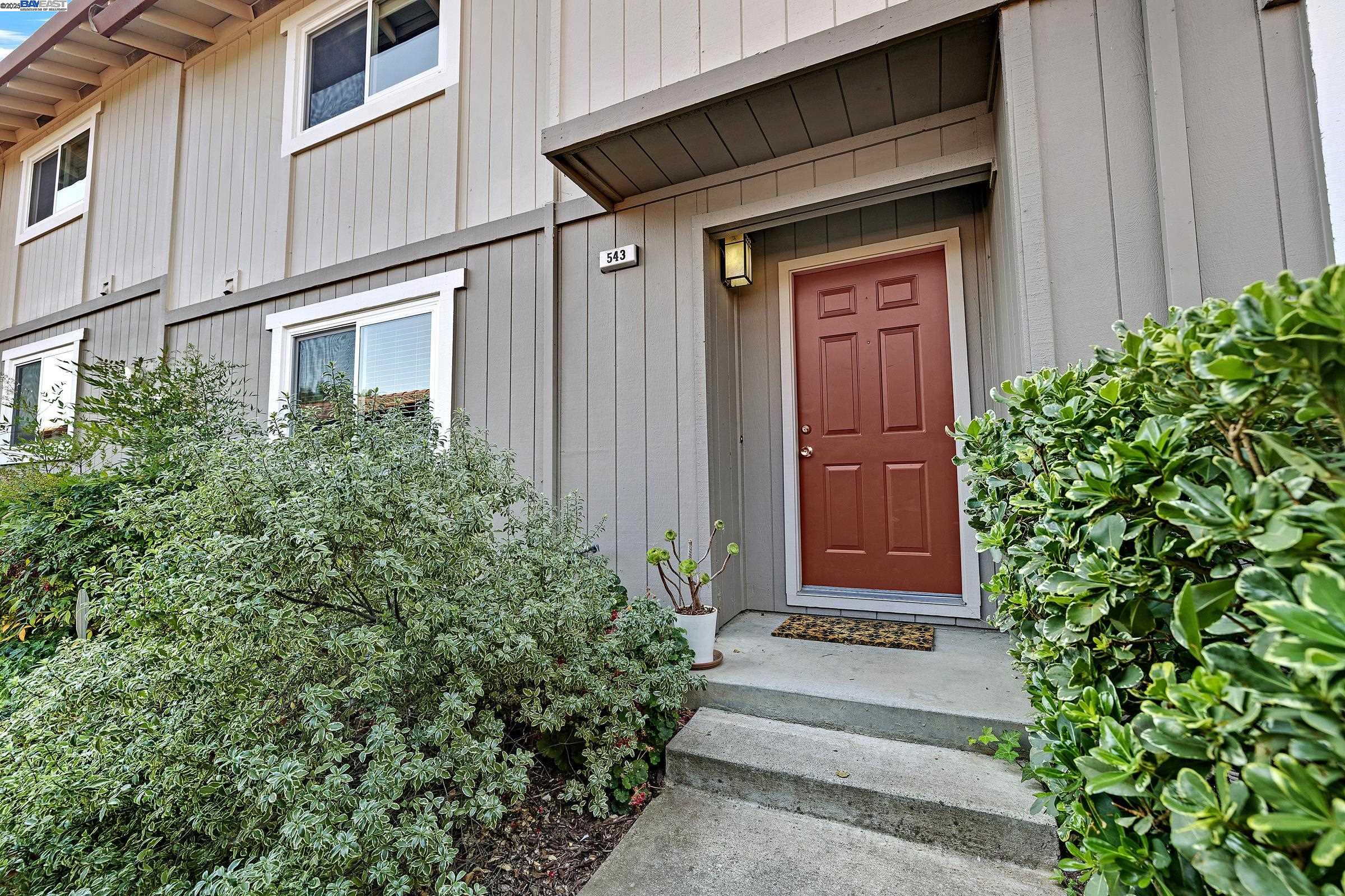 Detail Gallery Image 3 of 38 For 543 Tawny Dr, Pleasanton,  CA 94566 - 3 Beds | 2/1 Baths