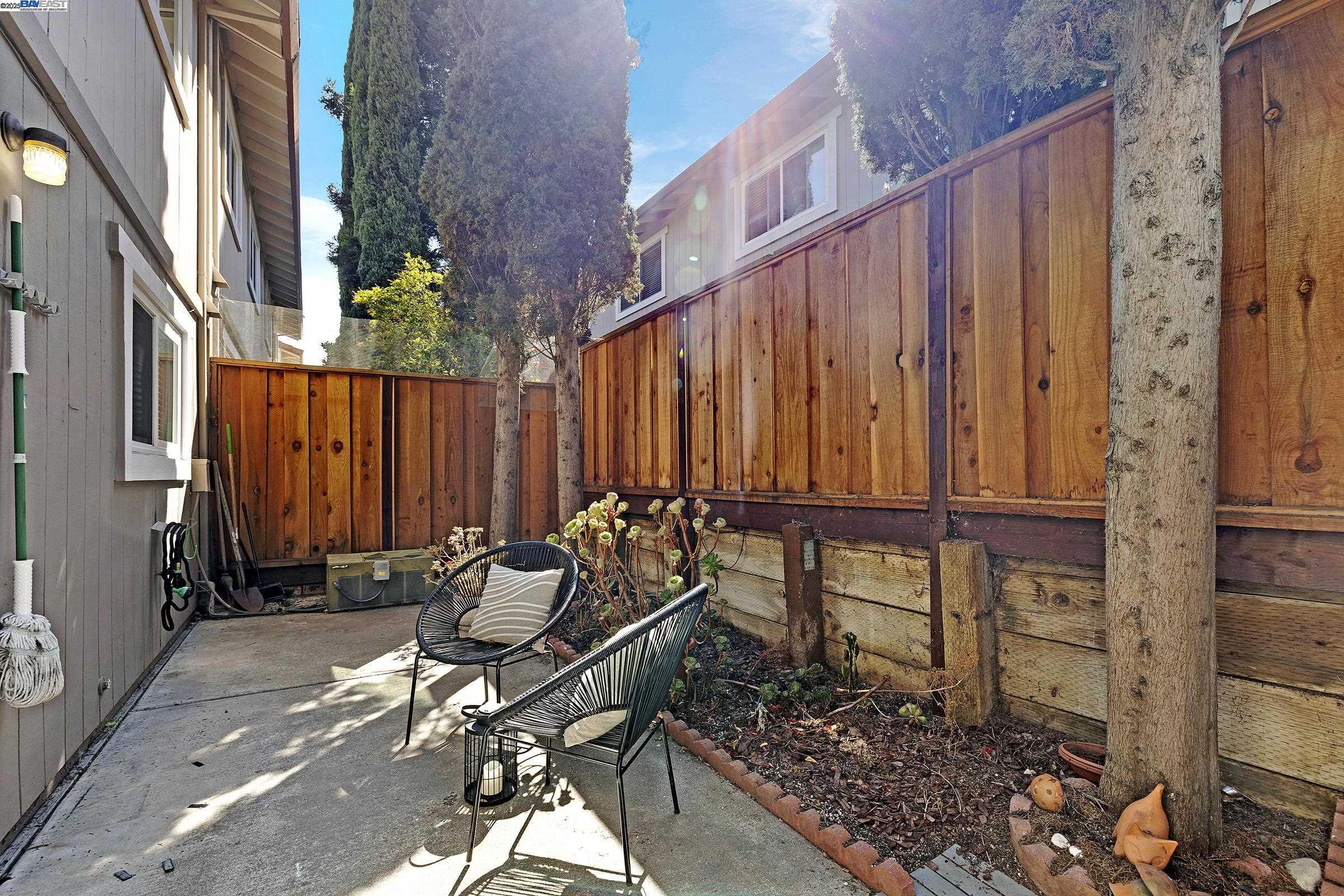 Detail Gallery Image 30 of 38 For 543 Tawny Dr, Pleasanton,  CA 94566 - 3 Beds | 2/1 Baths