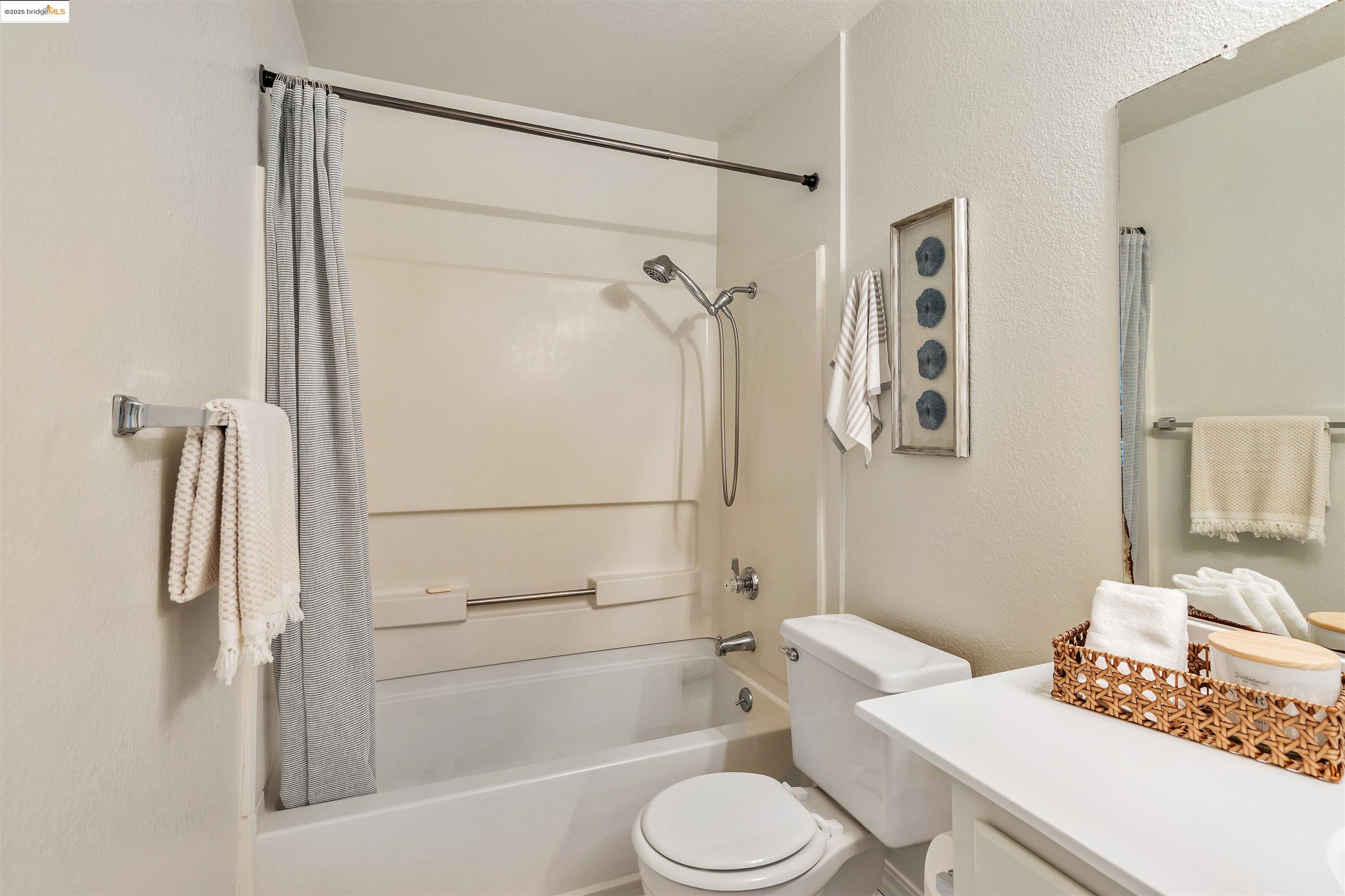 Detail Gallery Image 28 of 43 For 297 Lighthouse Dr, Vallejo,  CA 94590 - 3 Beds | 2 Baths