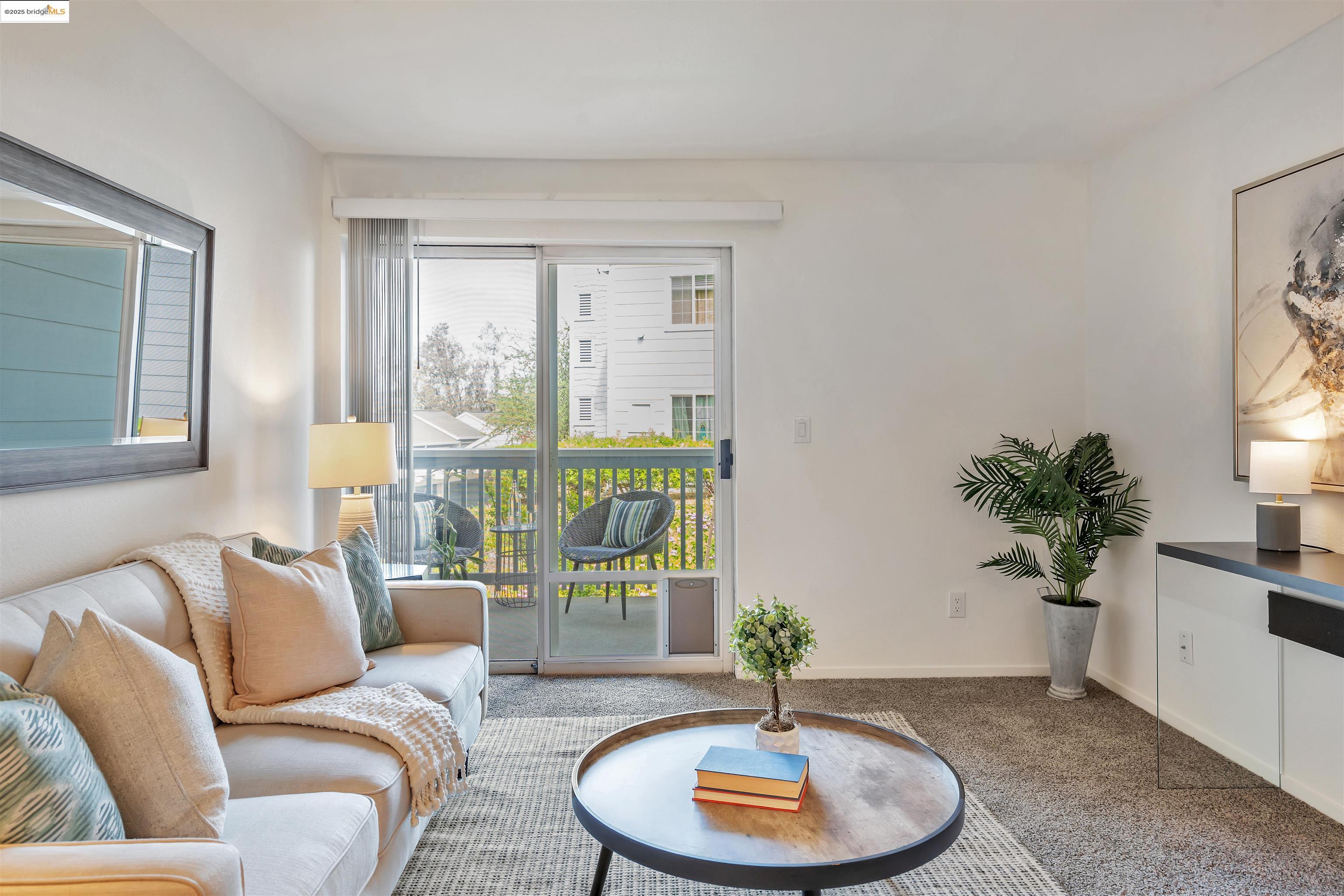 Detail Gallery Image 6 of 43 For 297 Lighthouse Dr, Vallejo,  CA 94590 - 3 Beds | 2 Baths