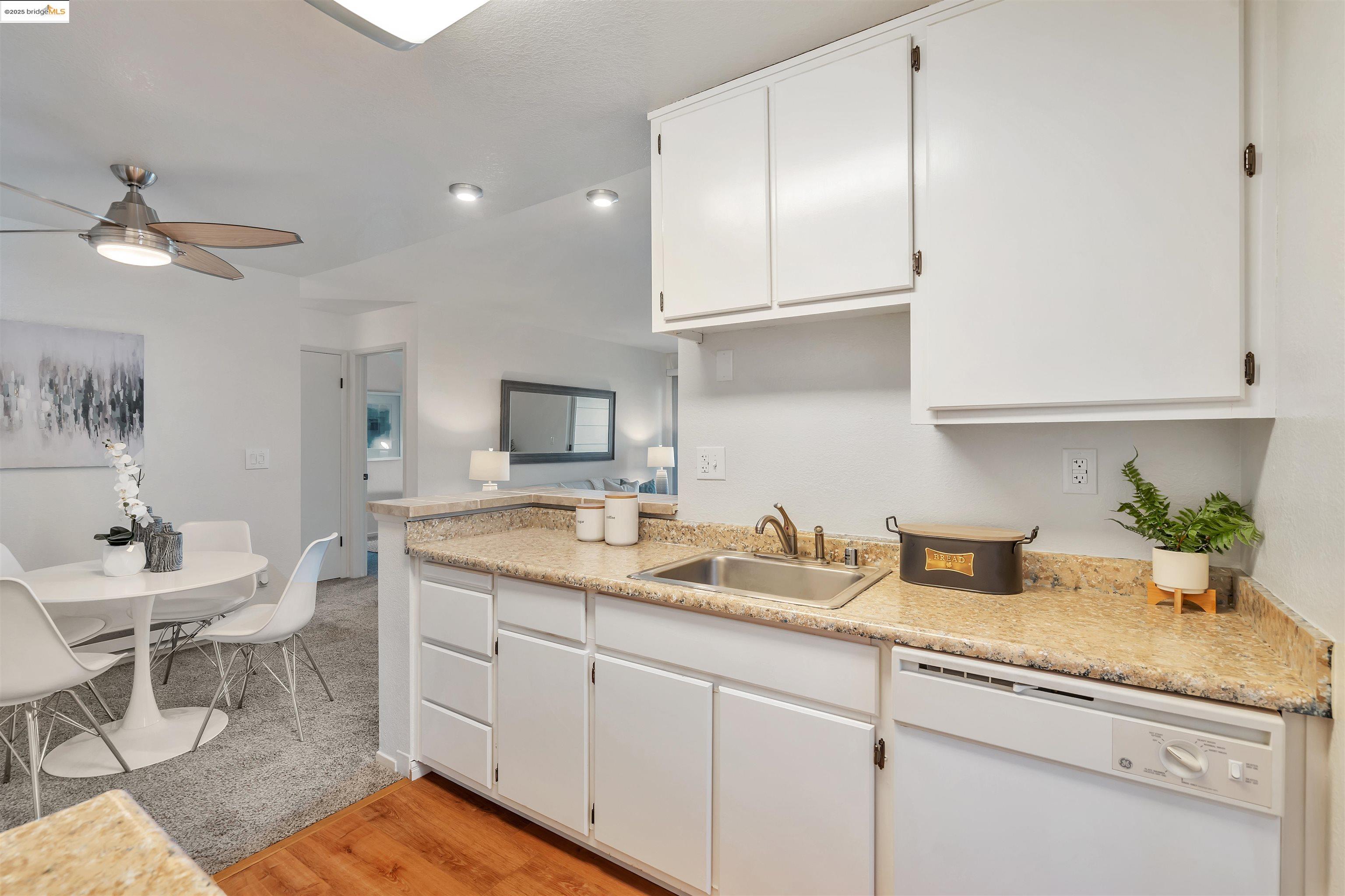 Detail Gallery Image 9 of 43 For 297 Lighthouse Dr, Vallejo,  CA 94590 - 3 Beds | 2 Baths
