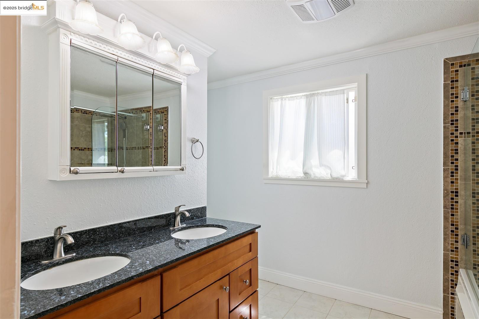 Detail Gallery Image 11 of 28 For 612 Rodeo Avenue, Rodeo,  CA 94547 - 3 Beds | 2 Baths