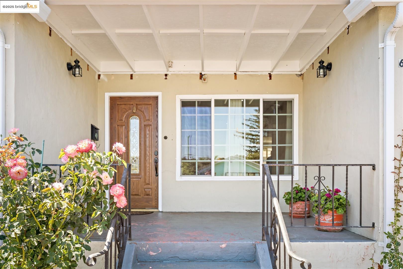 Detail Gallery Image 3 of 28 For 612 Rodeo Avenue, Rodeo,  CA 94547 - 3 Beds | 2 Baths
