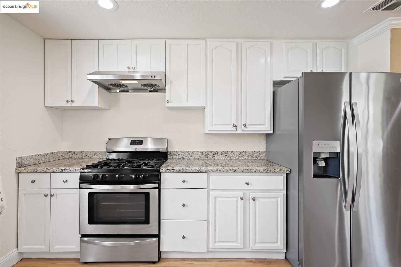 Detail Gallery Image 9 of 28 For 612 Rodeo Avenue, Rodeo,  CA 94547 - 3 Beds | 2 Baths