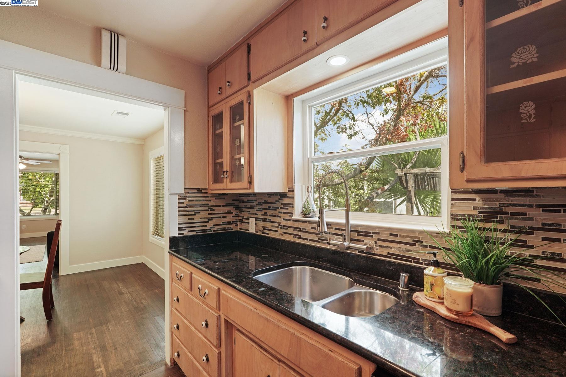 Detail Gallery Image 12 of 41 For 470 S Tuxedo Ave, Stockton,  CA 95204 - 2 Beds | 2 Baths