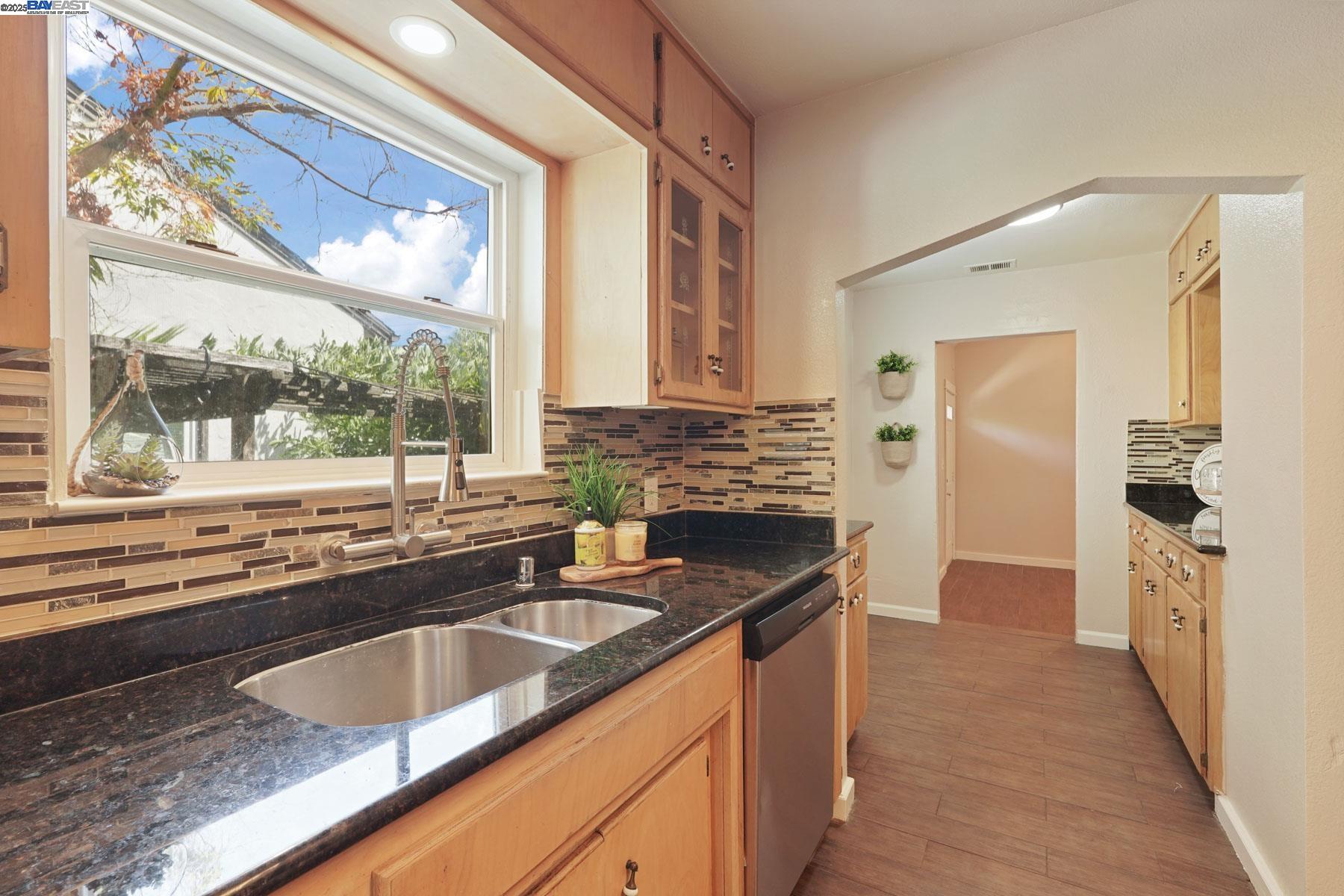 Detail Gallery Image 15 of 41 For 470 S Tuxedo Ave, Stockton,  CA 95204 - 2 Beds | 2 Baths