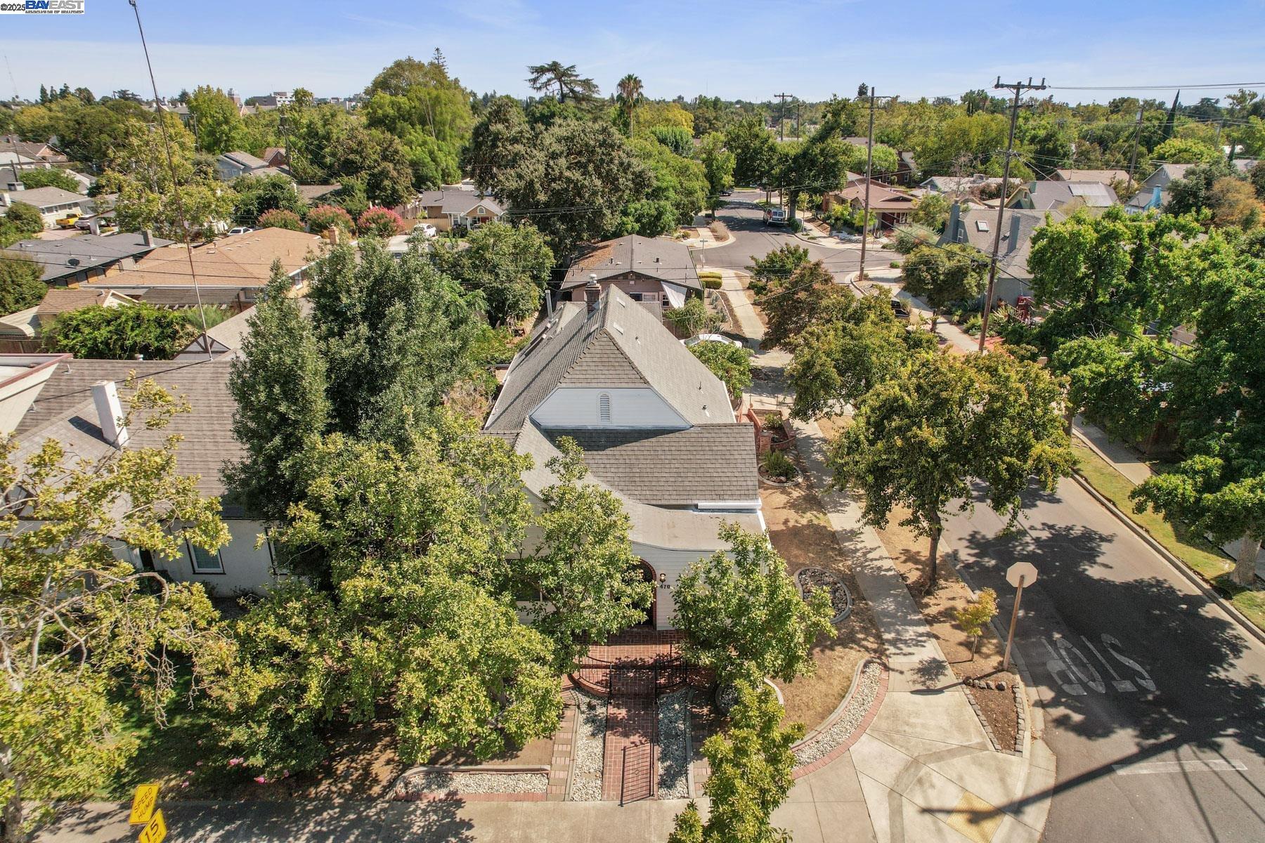 Detail Gallery Image 3 of 41 For 470 S Tuxedo Ave, Stockton,  CA 95204 - 2 Beds | 2 Baths