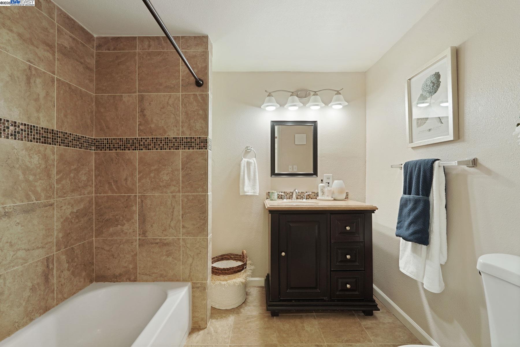 Detail Gallery Image 21 of 41 For 470 S Tuxedo Ave, Stockton,  CA 95204 - 2 Beds | 2 Baths