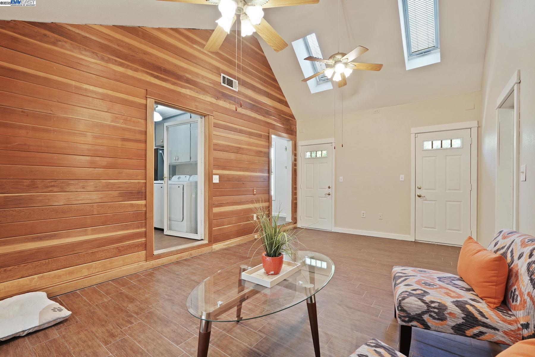 Detail Gallery Image 31 of 41 For 470 S Tuxedo Ave, Stockton,  CA 95204 - 2 Beds | 2 Baths