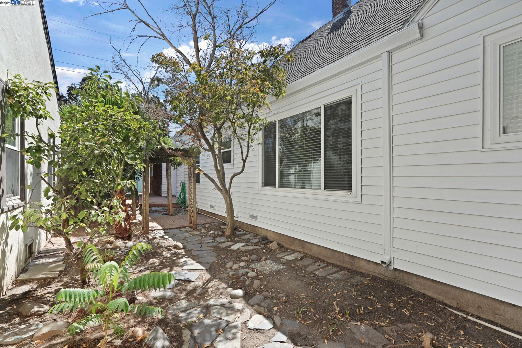 Detail Gallery Image 38 of 41 For 470 S Tuxedo Ave, Stockton,  CA 95204 - 2 Beds | 2 Baths