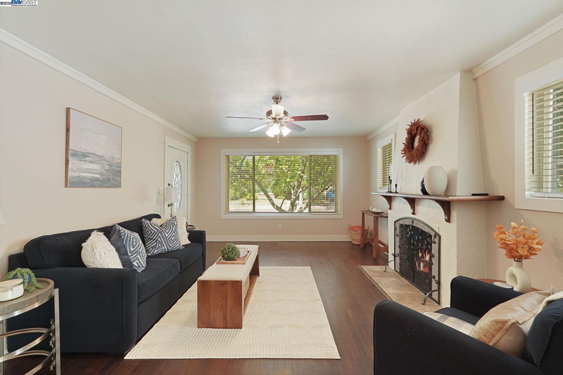 Detail Gallery Image 5 of 41 For 470 S Tuxedo Ave, Stockton,  CA 95204 - 2 Beds | 2 Baths
