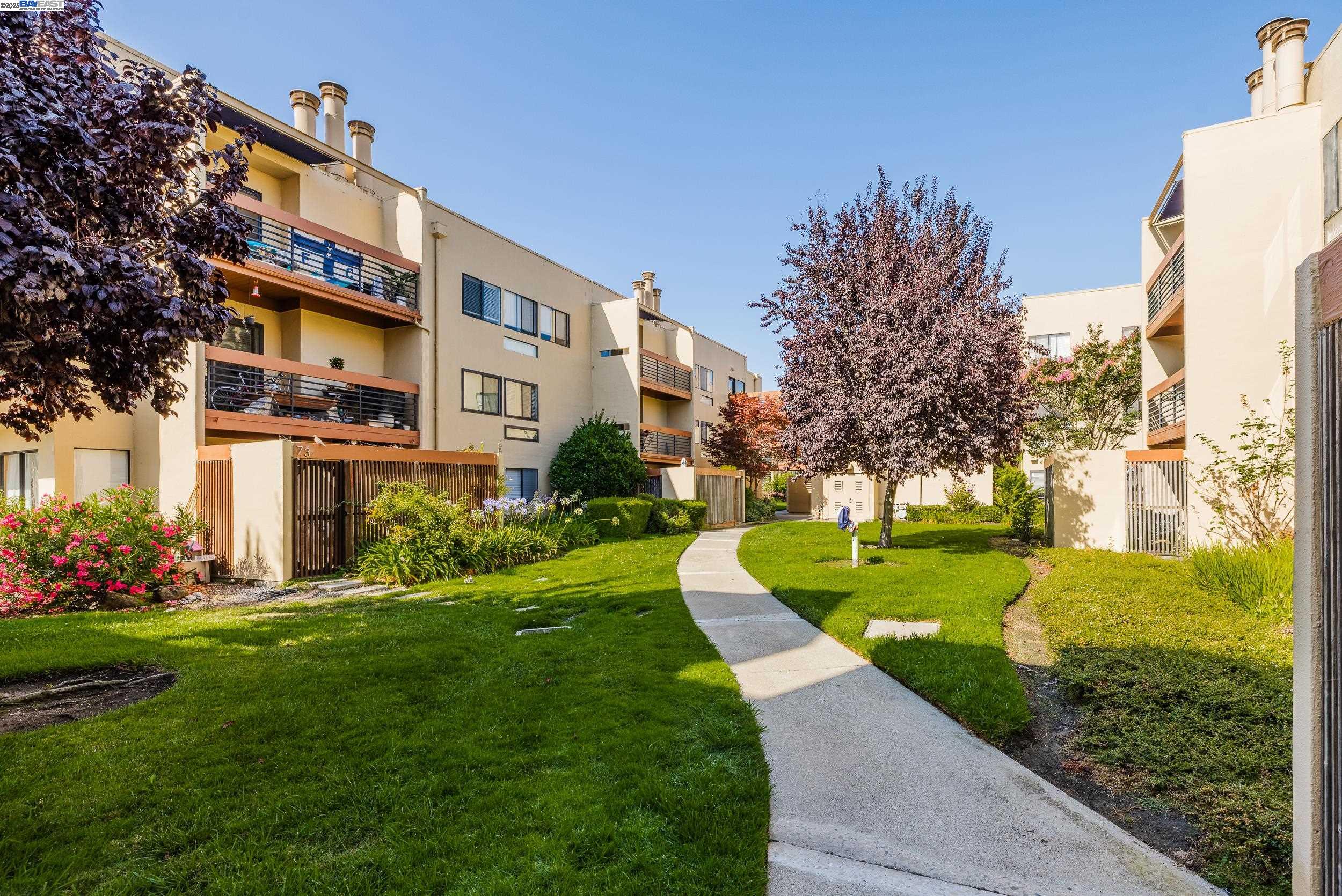 Detail Gallery Image 2 of 30 For 918 Beach Park Blvd #53,  Foster City,  CA 94404 - 2 Beds | 2 Baths