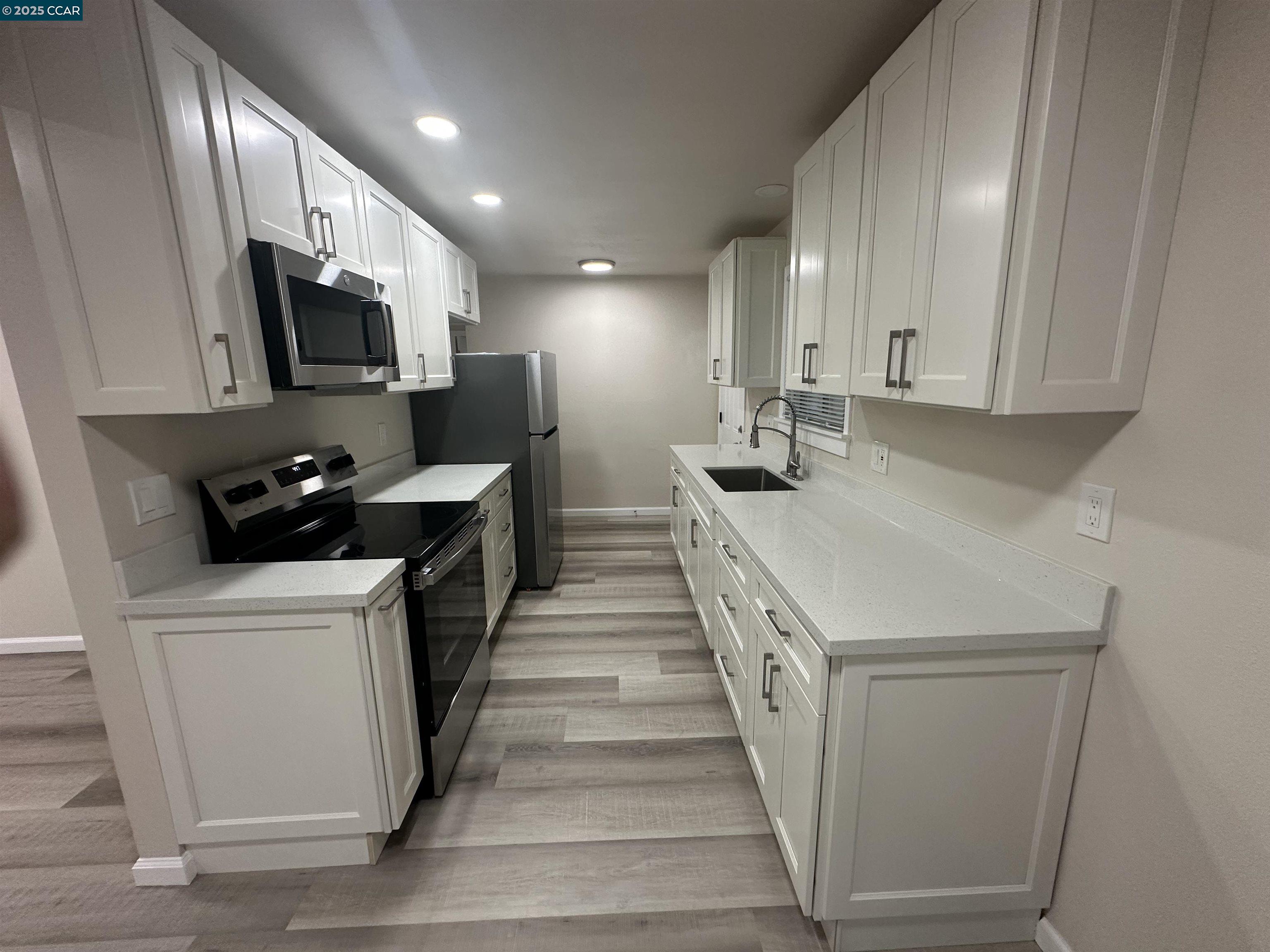 Detail Gallery Image 9 of 25 For 615 School St, Pittsburg,  CA 94565 - 3 Beds | 1 Baths