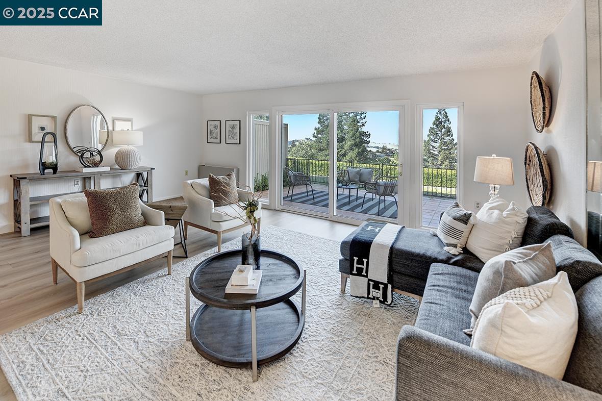 Photo #2: 41109579 Listing 