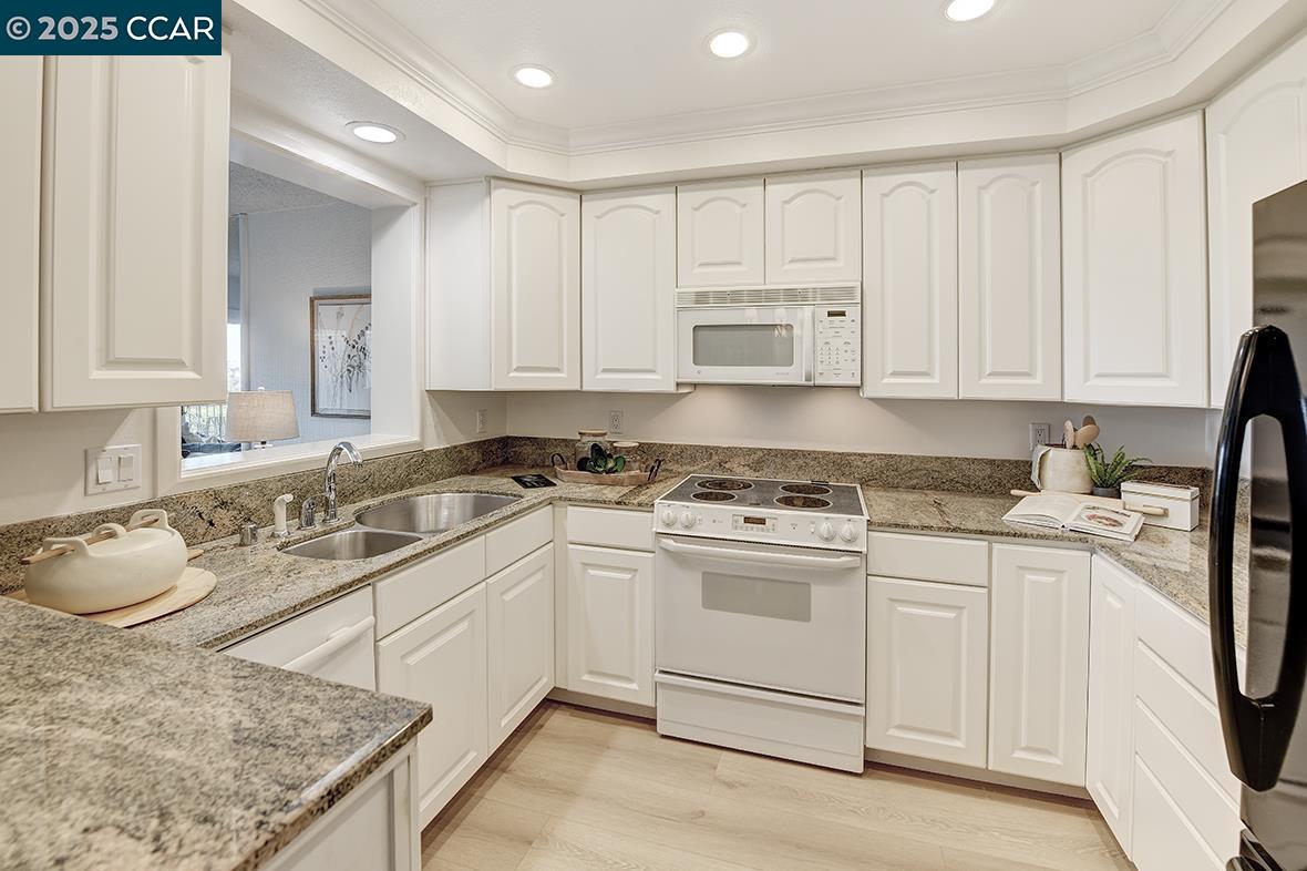 Photo #5: 41109579 Listing 