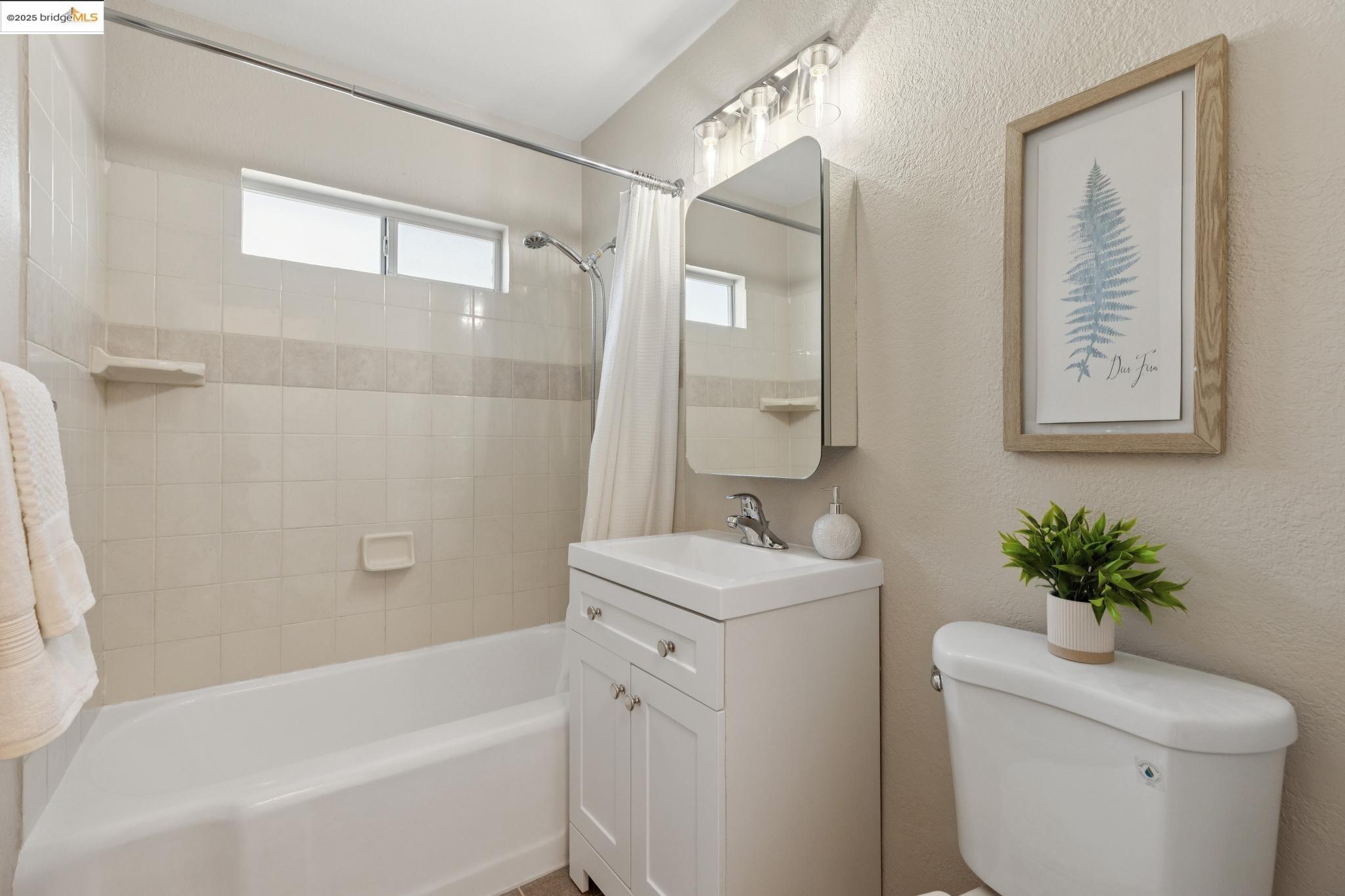 Detail Gallery Image 16 of 29 For 2772 Bowhill Ln, San Pablo,  CA 94806 - 2 Beds | 1 Baths