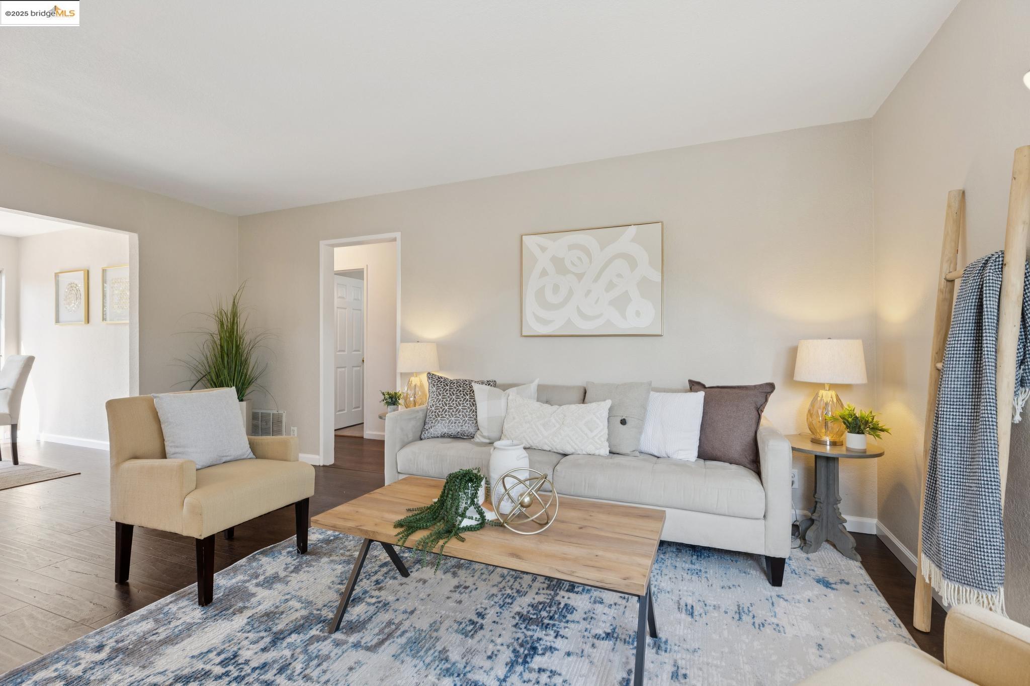 Detail Gallery Image 4 of 29 For 2772 Bowhill Ln, San Pablo,  CA 94806 - 2 Beds | 1 Baths