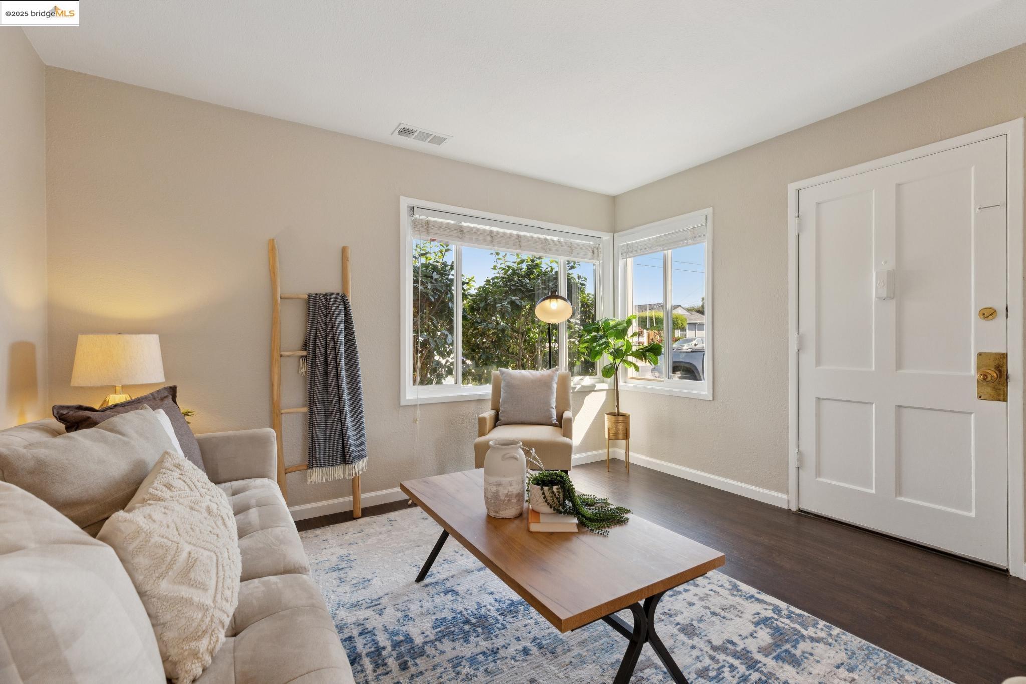 Detail Gallery Image 6 of 29 For 2772 Bowhill Ln, San Pablo,  CA 94806 - 2 Beds | 1 Baths