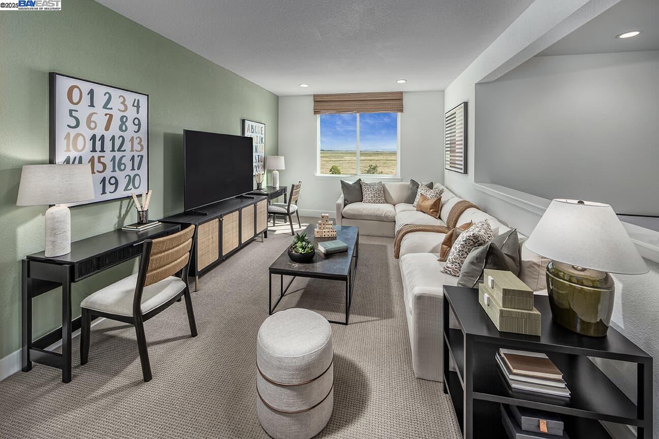 Detail Gallery Image 10 of 14 For 801 Rosette Court, Roseville,  CA 95747 - 5 Beds | 4/1 Baths