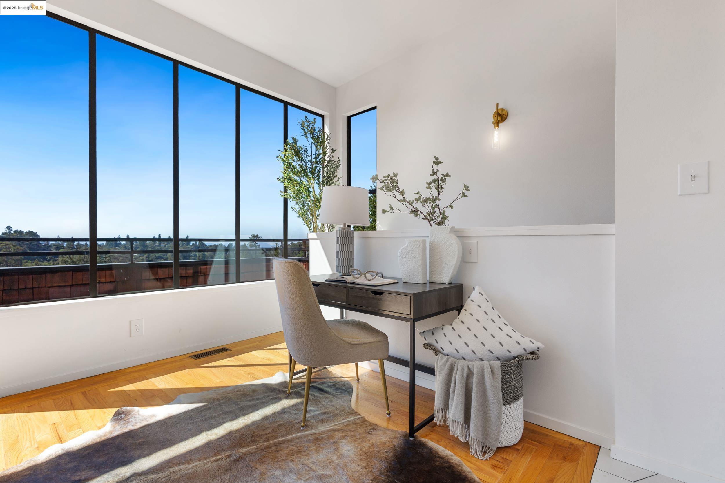 Detail Gallery Image 13 of 53 For 1840 Magellan Dr, Oakland,  CA 94611 - 4 Beds | 2/1 Baths