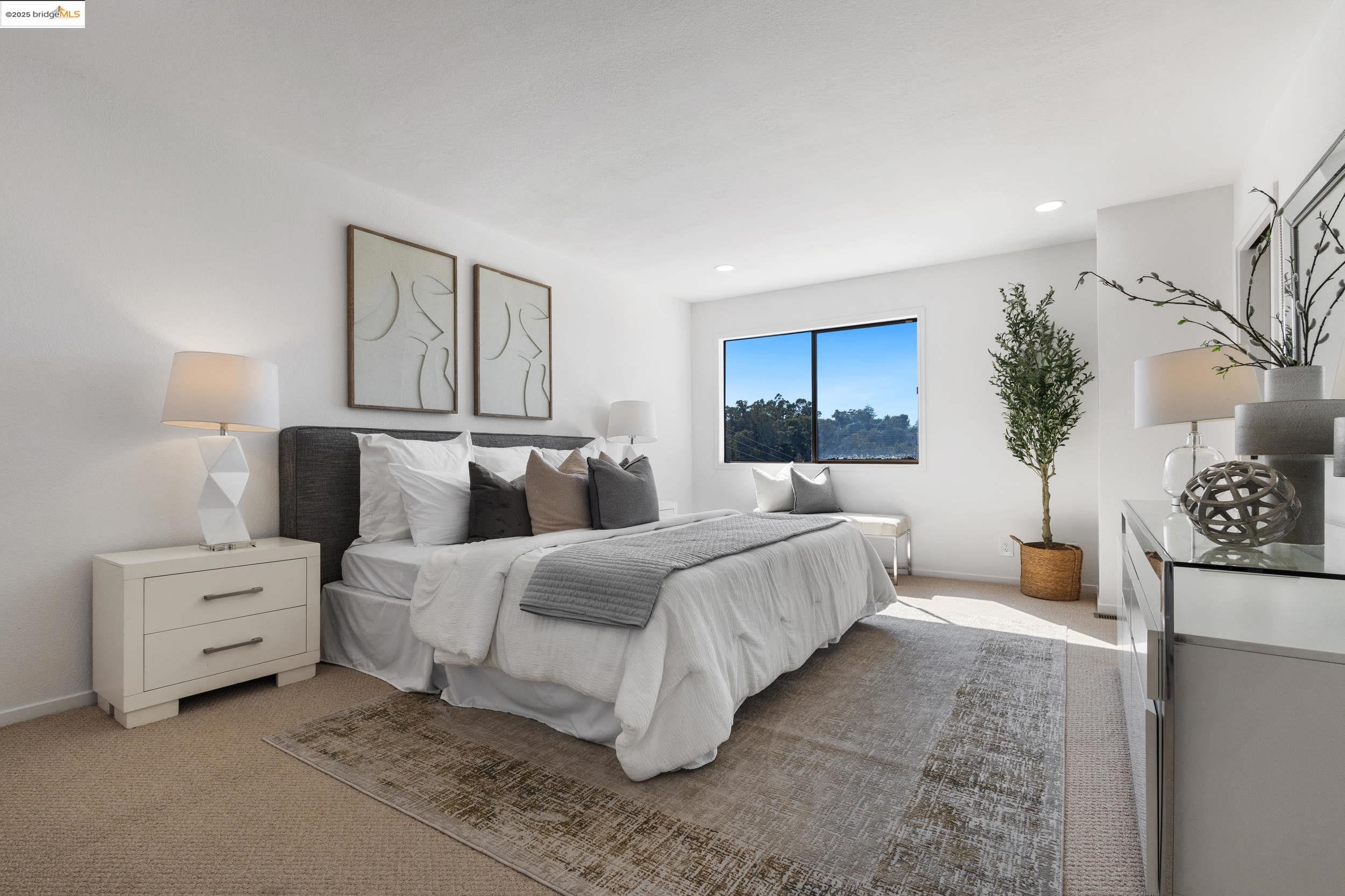 Detail Gallery Image 24 of 53 For 1840 Magellan Dr, Oakland,  CA 94611 - 4 Beds | 2/1 Baths
