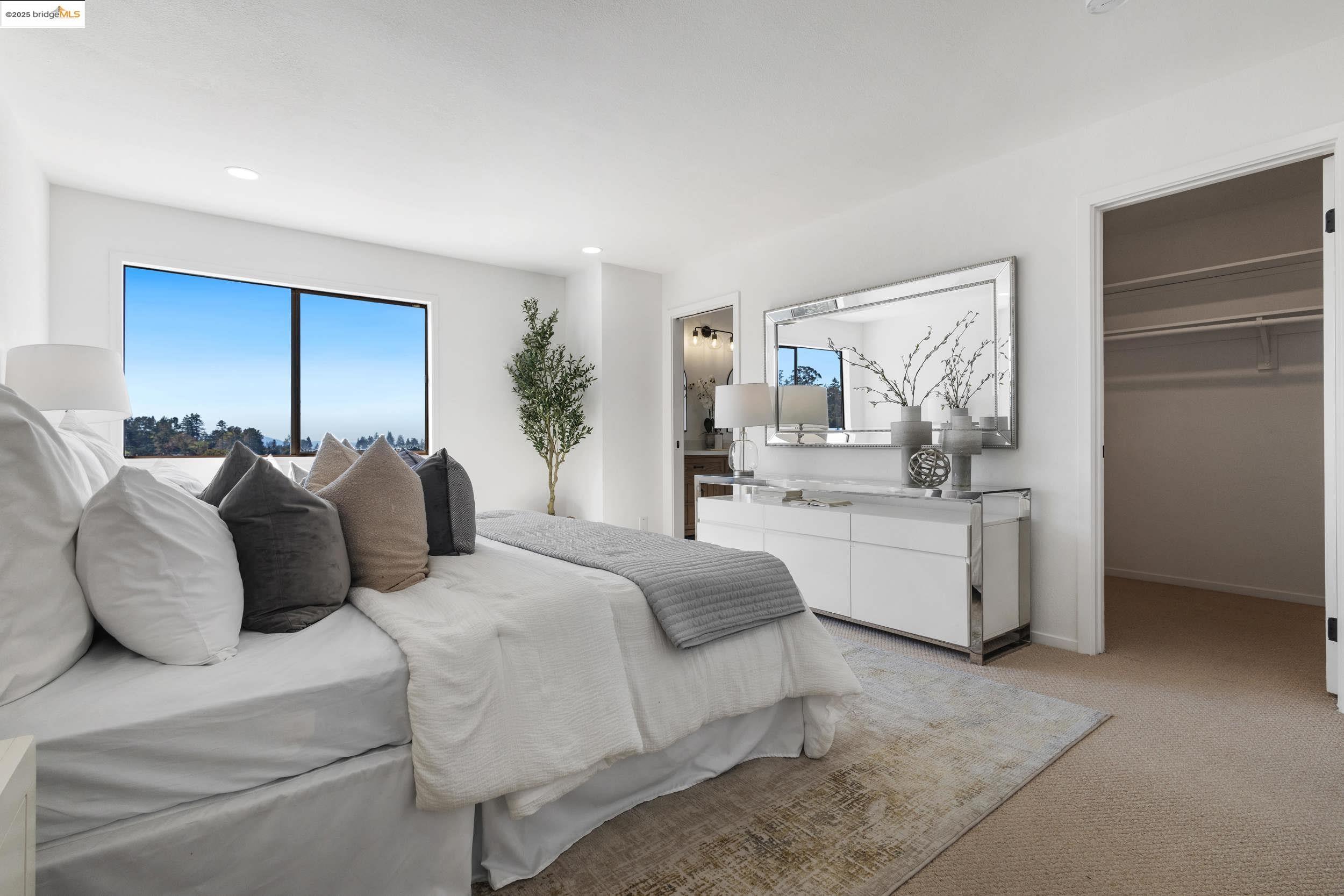 Detail Gallery Image 25 of 53 For 1840 Magellan Dr, Oakland,  CA 94611 - 4 Beds | 2/1 Baths