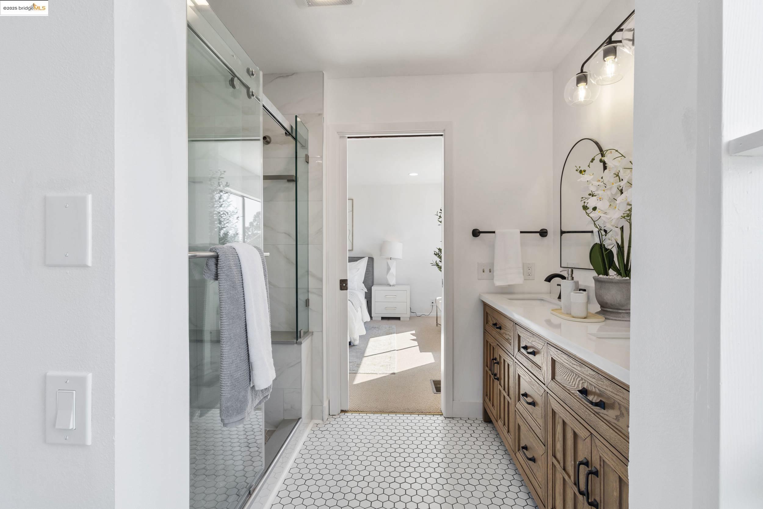 Detail Gallery Image 27 of 53 For 1840 Magellan Dr, Oakland,  CA 94611 - 4 Beds | 2/1 Baths