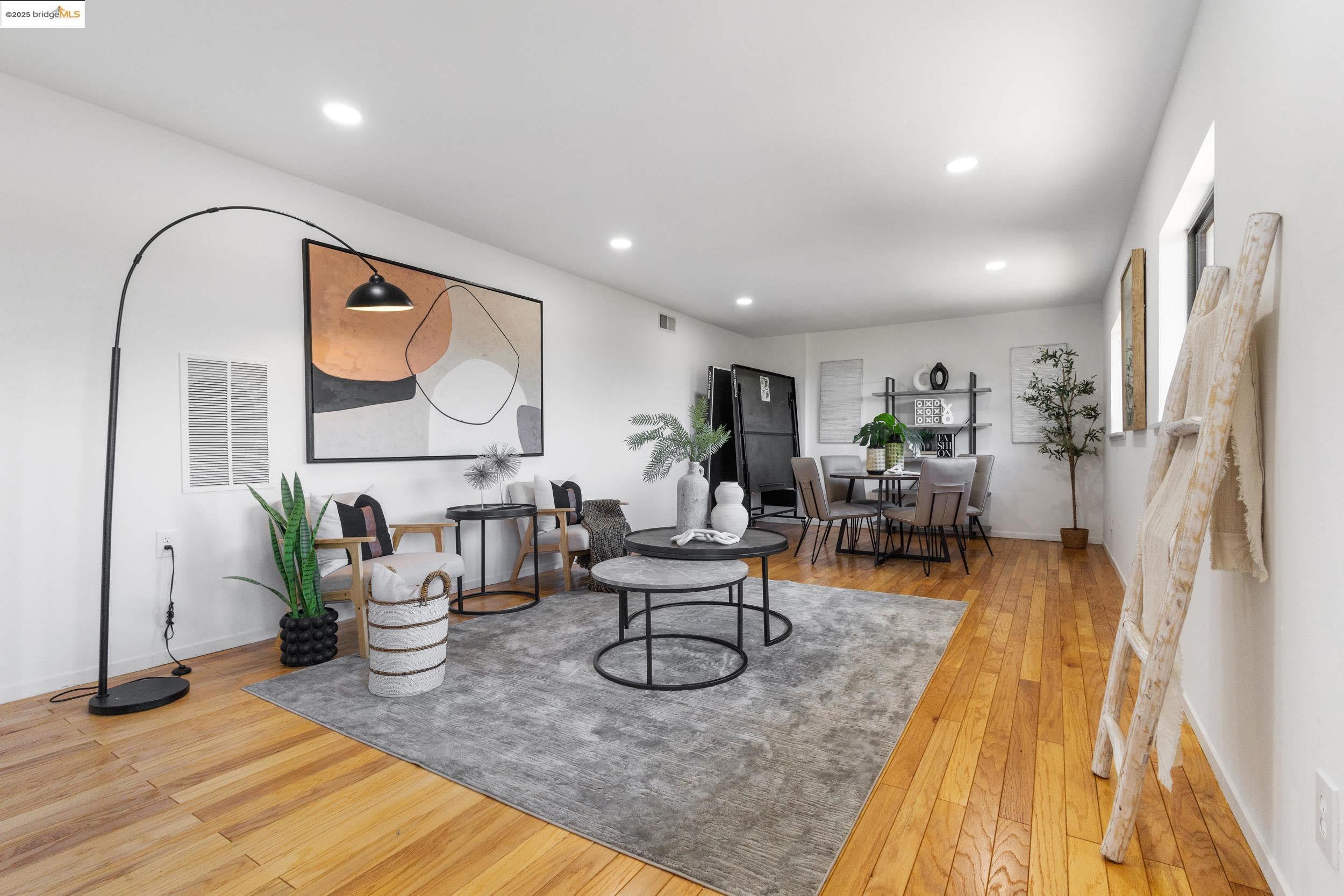 Detail Gallery Image 18 of 21 For 1840 Magellan Dr, Oakland,  CA 94611 - 4 Beds | 2/1 Baths