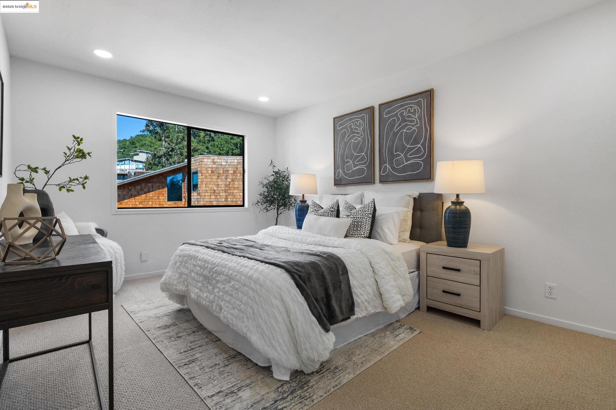Detail Gallery Image 33 of 53 For 1840 Magellan Dr, Oakland,  CA 94611 - 4 Beds | 2/1 Baths