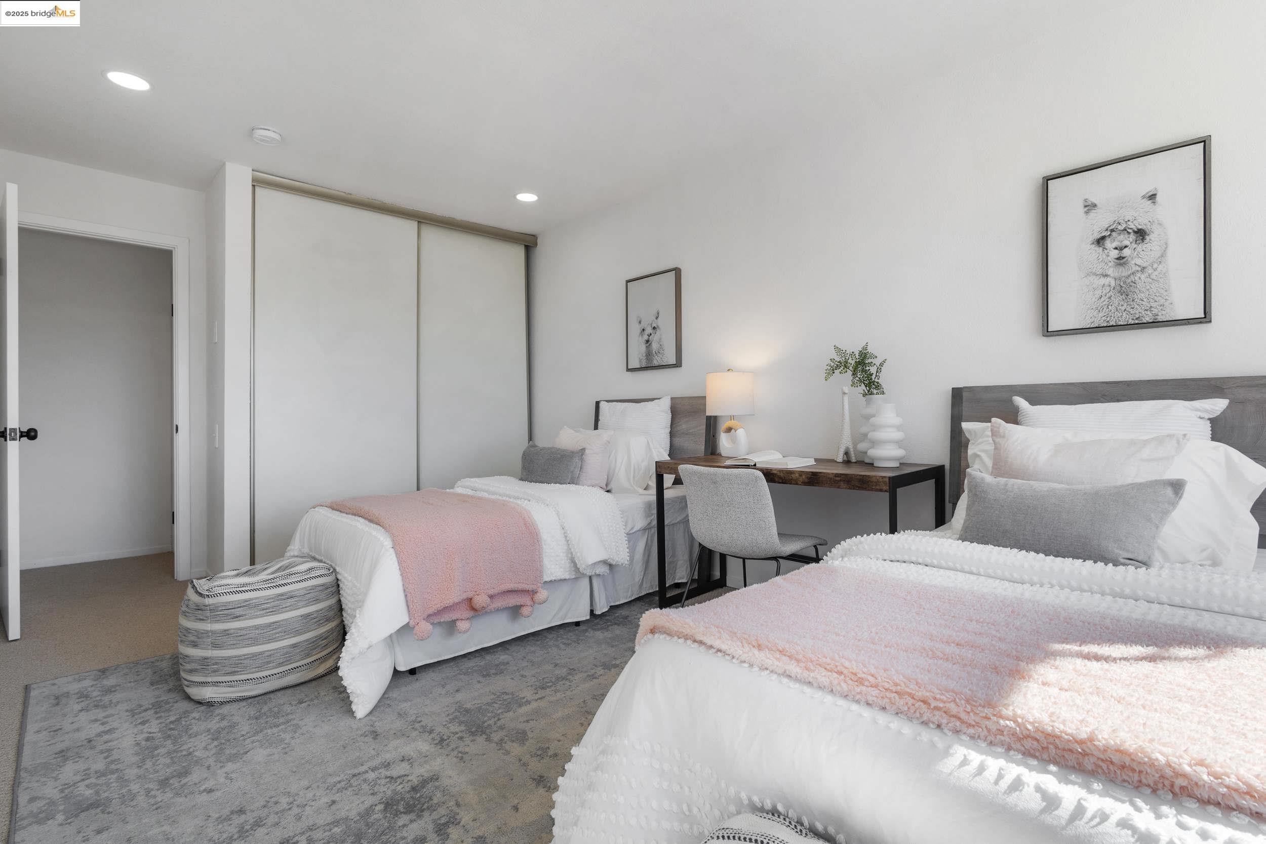 Detail Gallery Image 35 of 53 For 1840 Magellan Dr, Oakland,  CA 94611 - 4 Beds | 2/1 Baths