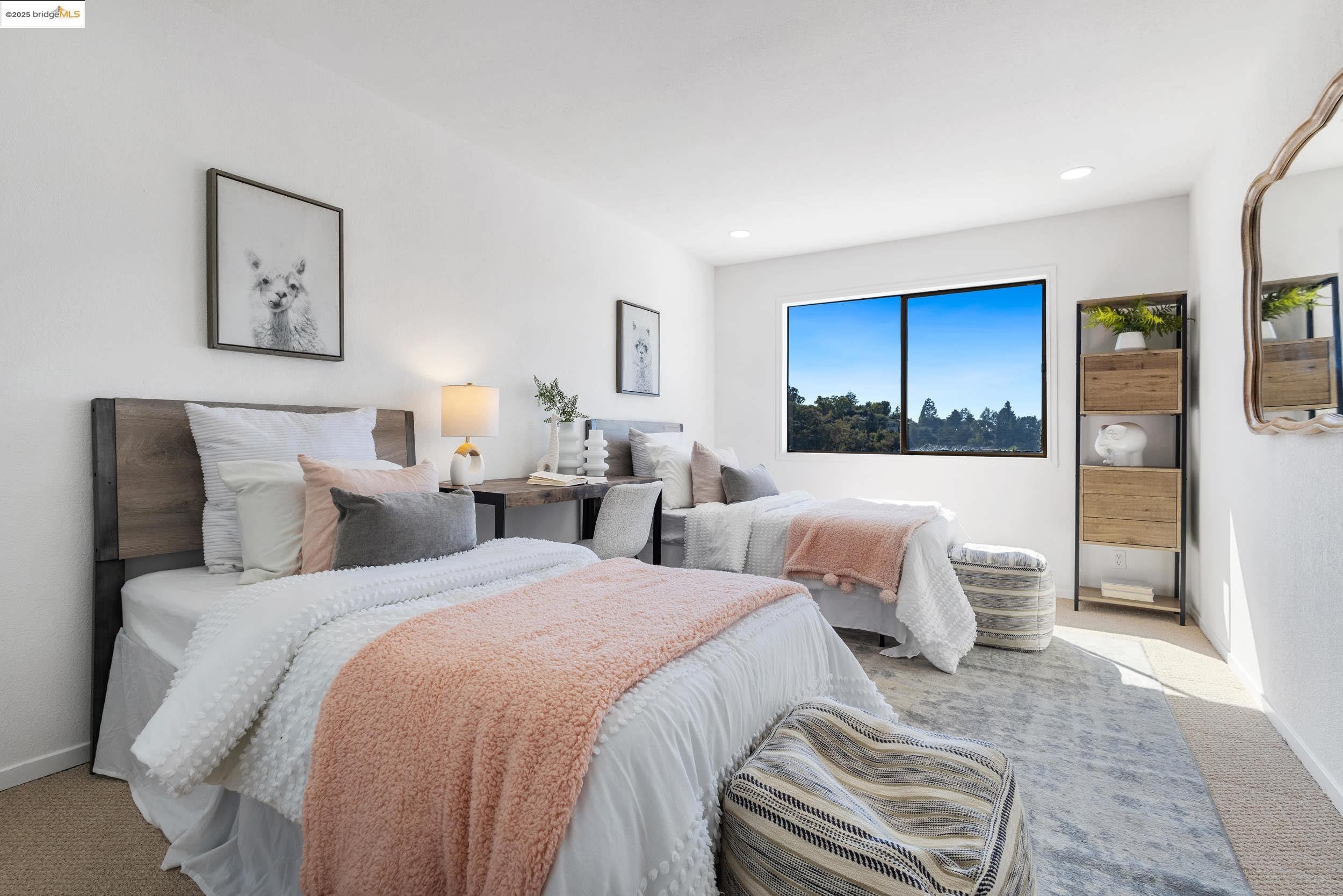 Detail Gallery Image 36 of 53 For 1840 Magellan Dr, Oakland,  CA 94611 - 4 Beds | 2/1 Baths