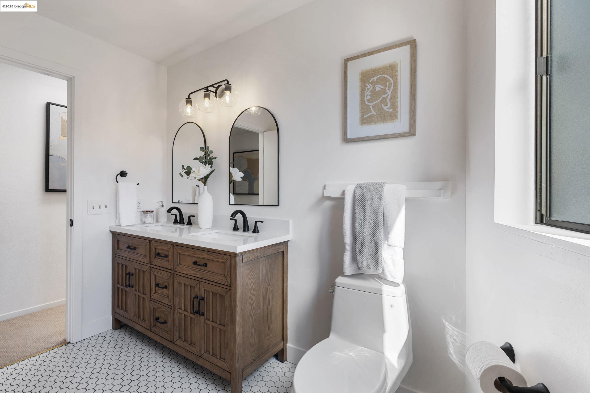 Detail Gallery Image 38 of 53 For 1840 Magellan Dr, Oakland,  CA 94611 - 4 Beds | 2/1 Baths