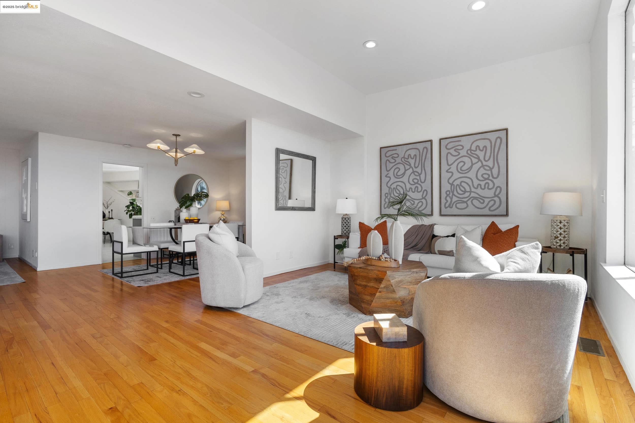 Detail Gallery Image 5 of 21 For 1840 Magellan Dr, Oakland,  CA 94611 - 4 Beds | 2/1 Baths