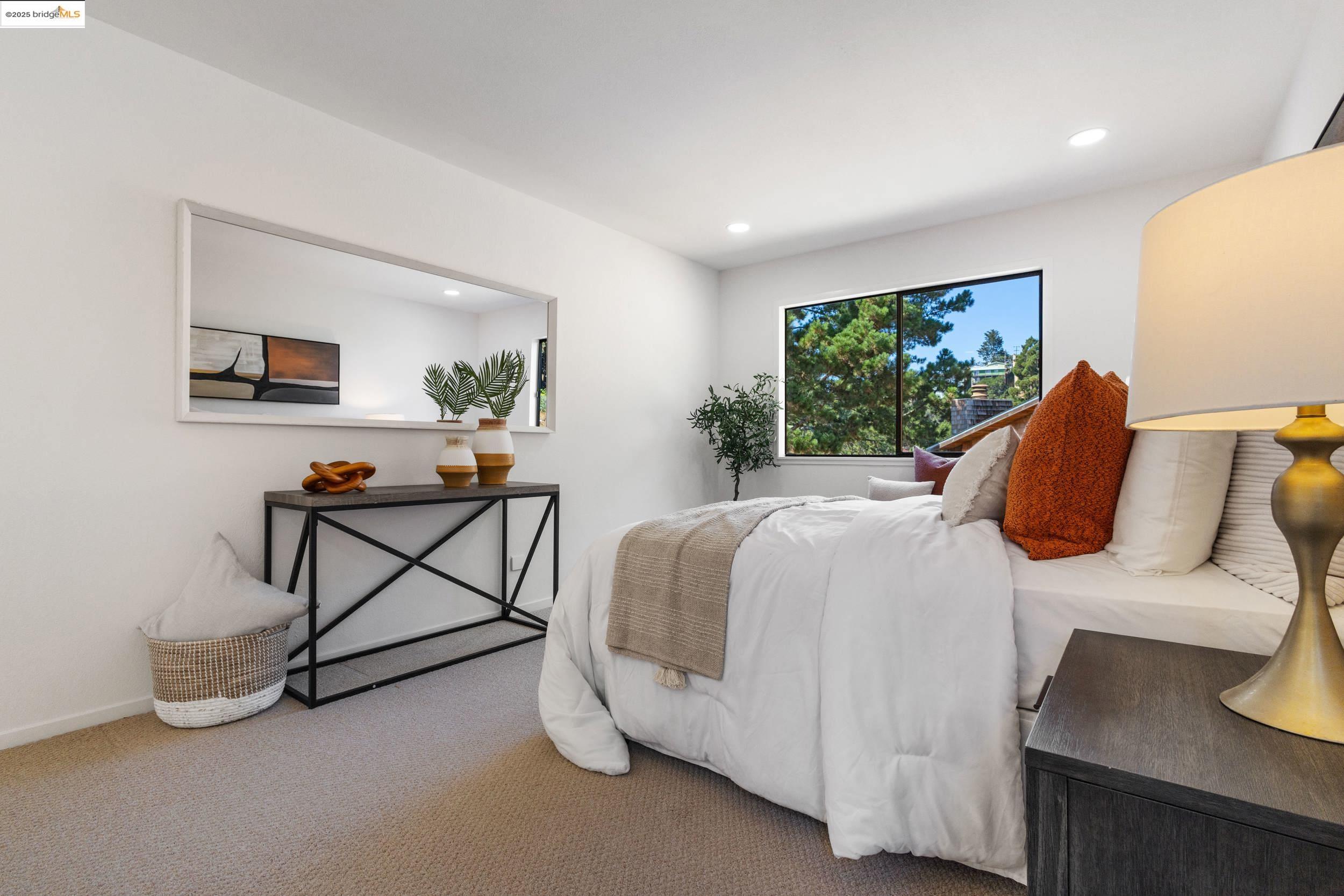 Detail Gallery Image 41 of 53 For 1840 Magellan Dr, Oakland,  CA 94611 - 4 Beds | 2/1 Baths