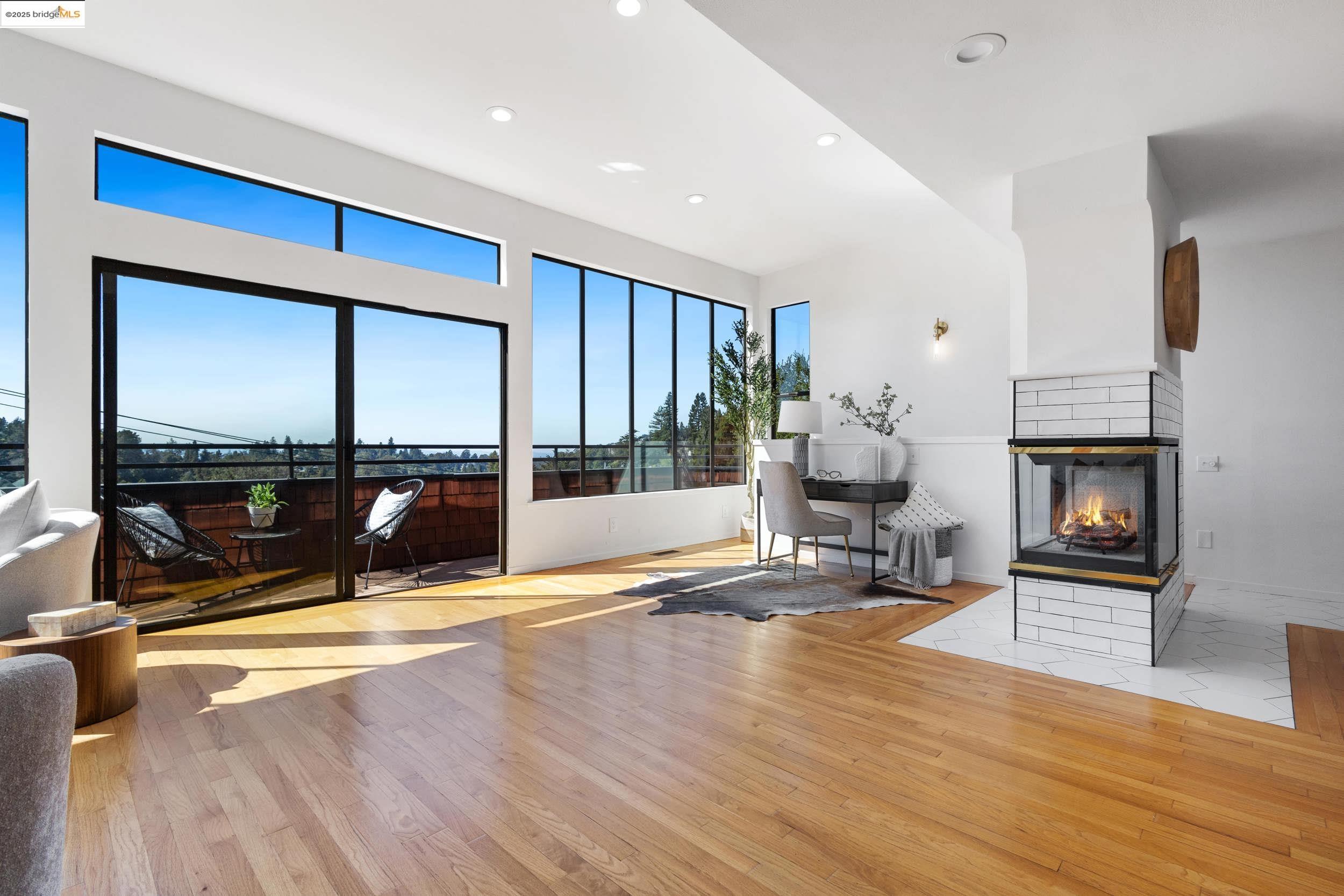 Detail Gallery Image 7 of 21 For 1840 Magellan Dr, Oakland,  CA 94611 - 4 Beds | 2/1 Baths