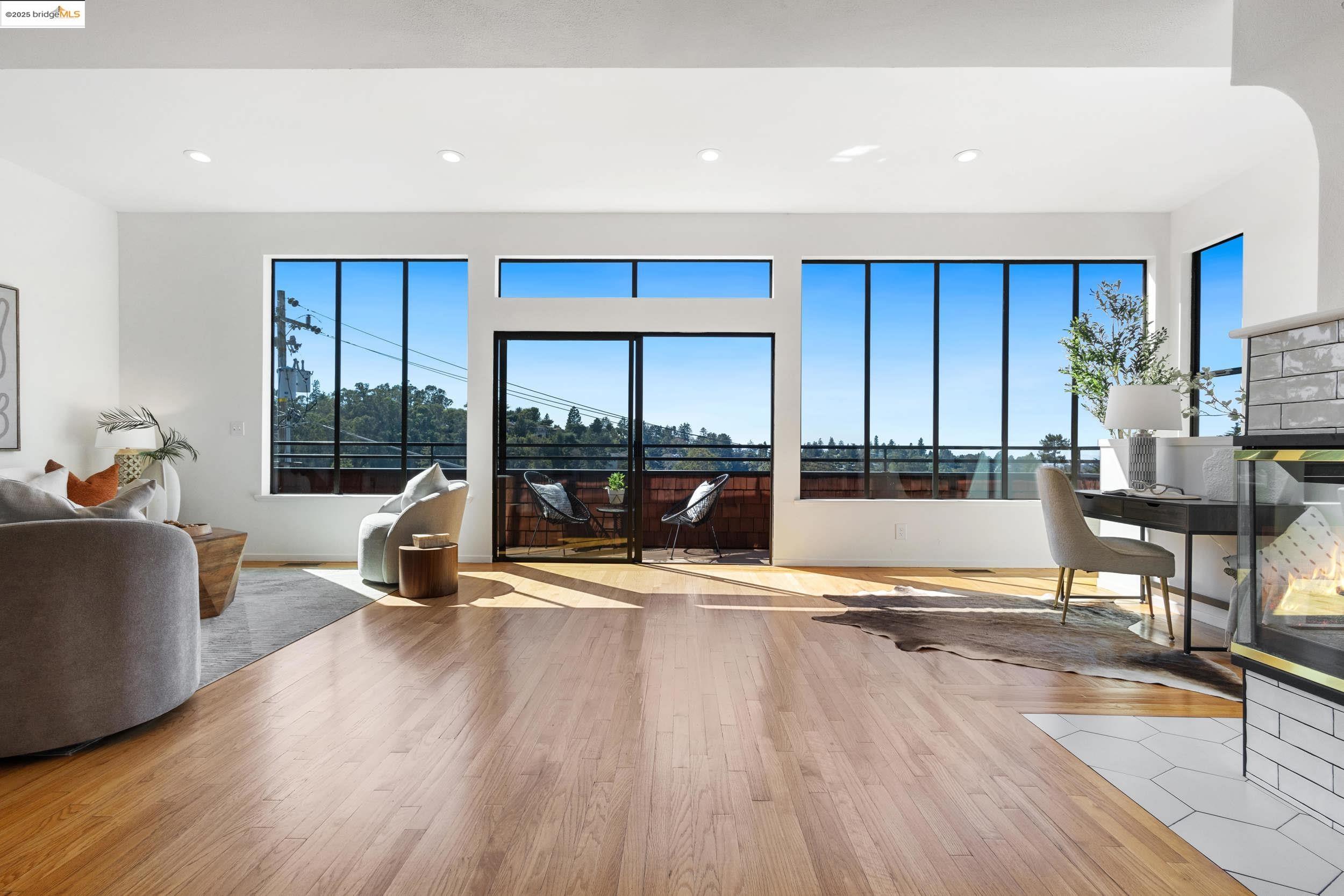 Detail Gallery Image 9 of 21 For 1840 Magellan Dr, Oakland,  CA 94611 - 4 Beds | 2/1 Baths