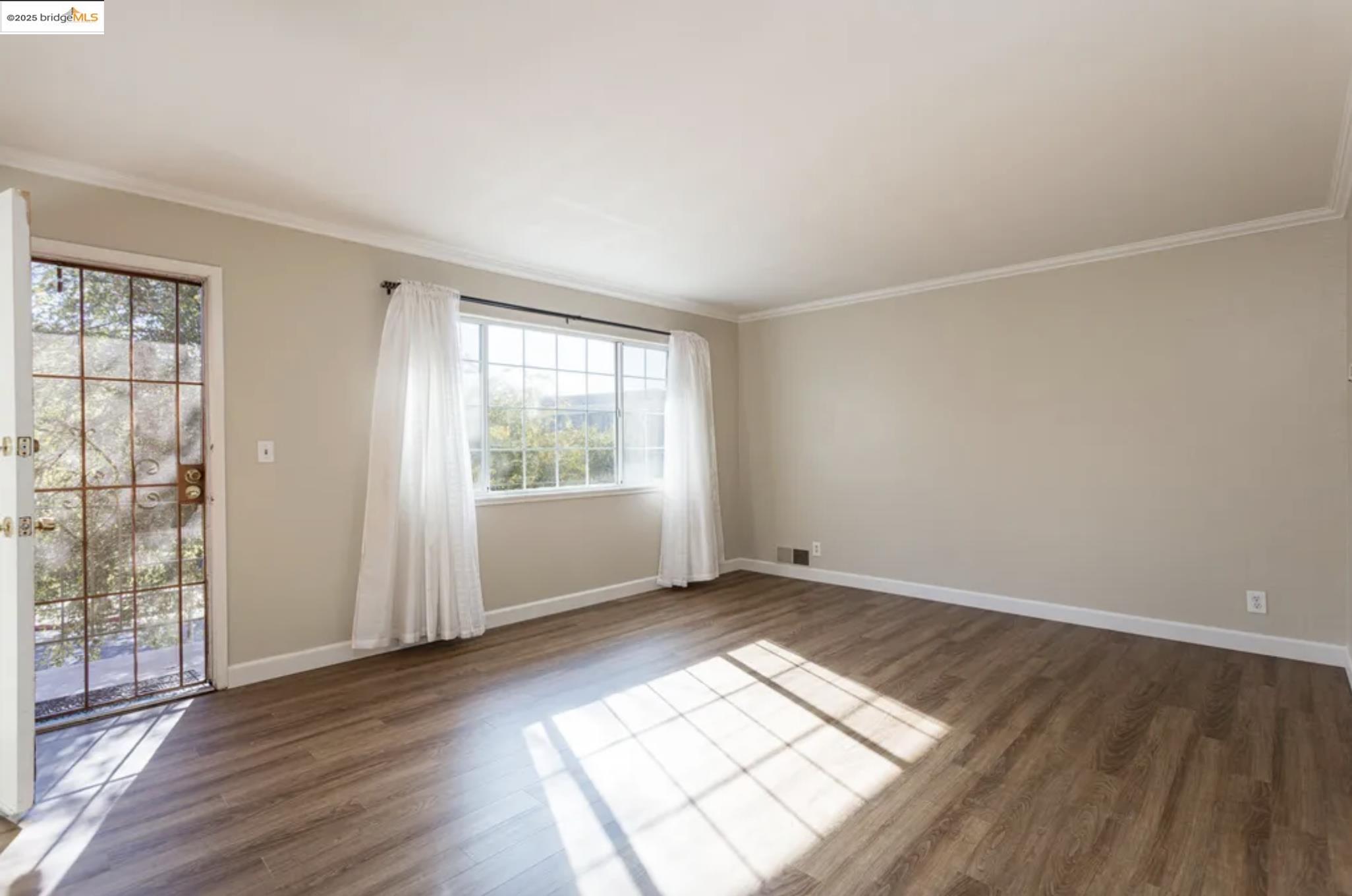 Detail Gallery Image 20 of 26 For 1298 63rd St, Emeryville,  CA 94608 - – Beds | – Baths