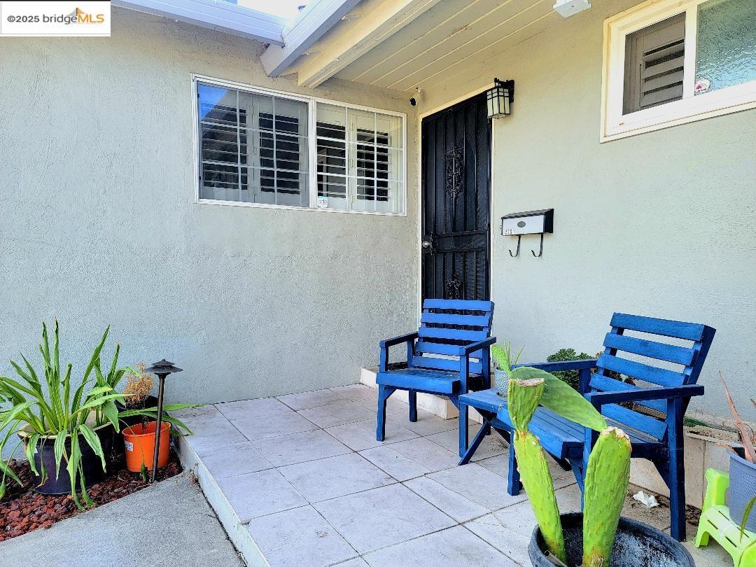 Detail Gallery Image 1 of 17 For 2301 Beasley Ave, Antioch,  CA 94509 - 3 Beds | 1 Baths