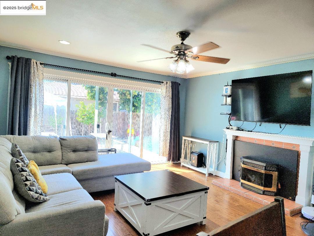 Detail Gallery Image 5 of 17 For 2301 Beasley Ave, Antioch,  CA 94509 - 3 Beds | 1 Baths