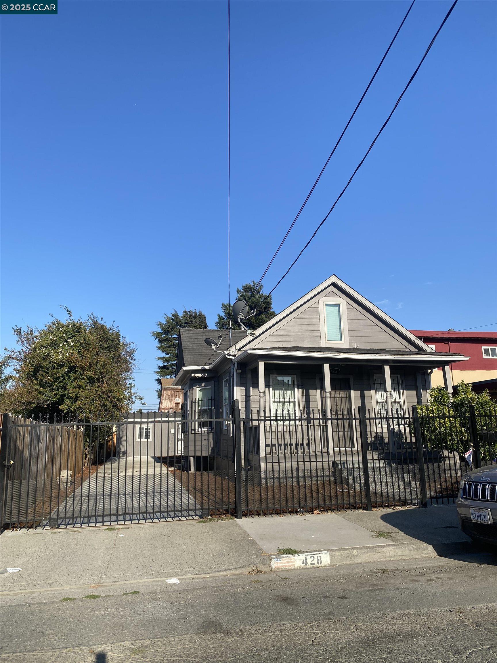Detail Gallery Image 1 of 16 For 428 4th St, Richmond,  CA 94801 - 2 Beds | 1 Baths