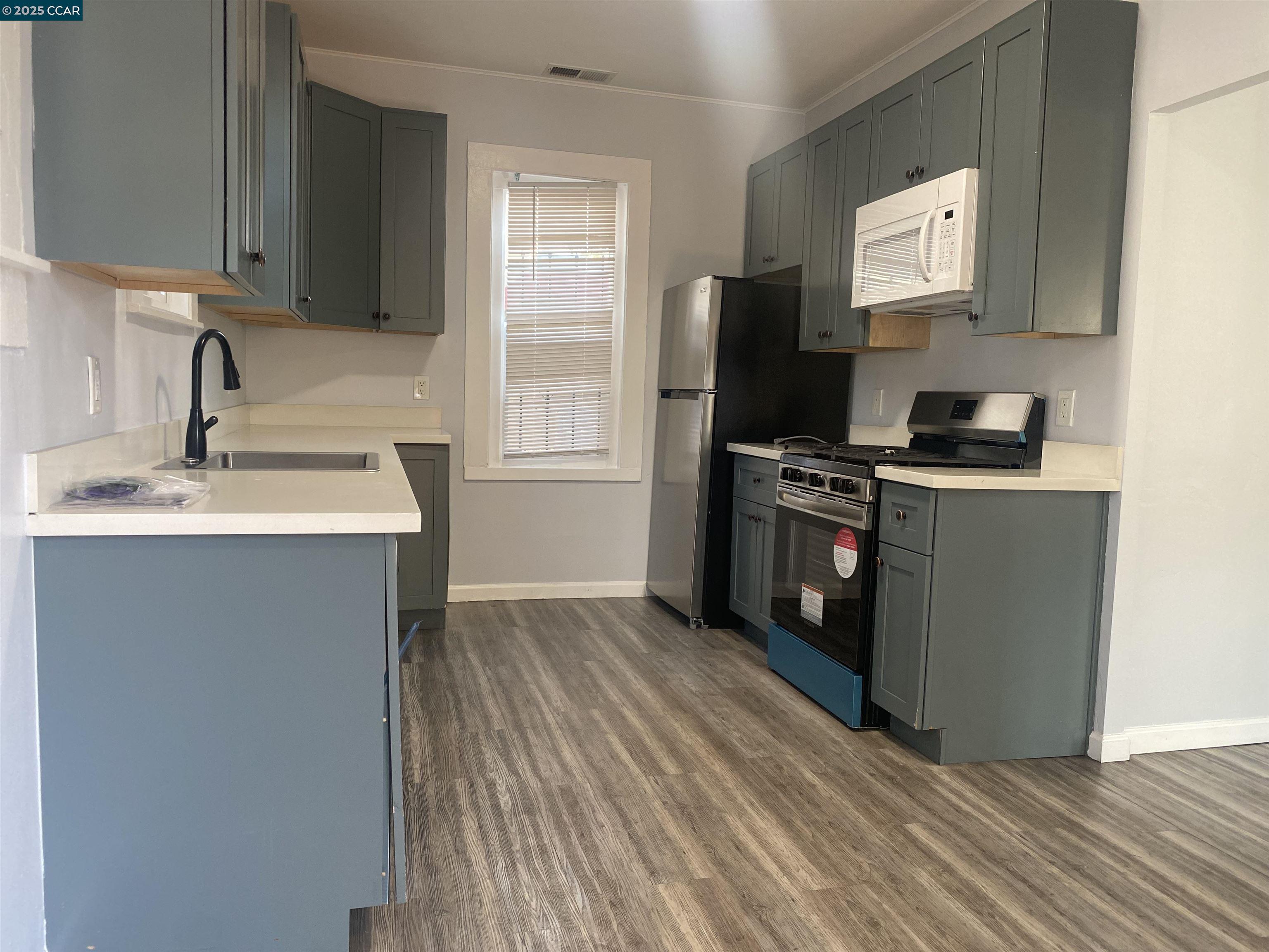 Detail Gallery Image 6 of 16 For 428 4th St, Richmond,  CA 94801 - 2 Beds | 1 Baths