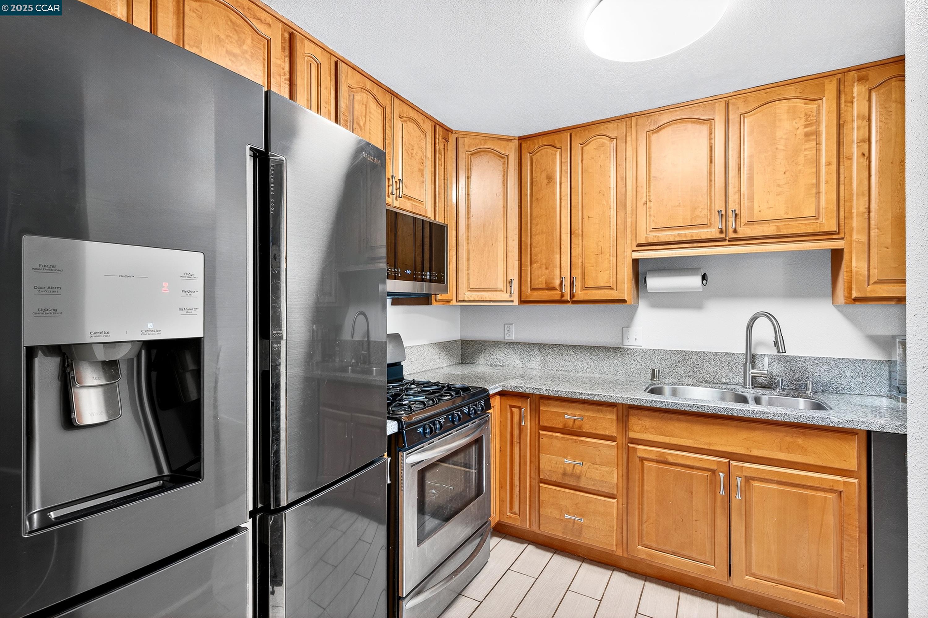 Detail Gallery Image 14 of 45 For 218 Apollo #4,  Hercules,  CA 94547 - 2 Beds | 1/1 Baths