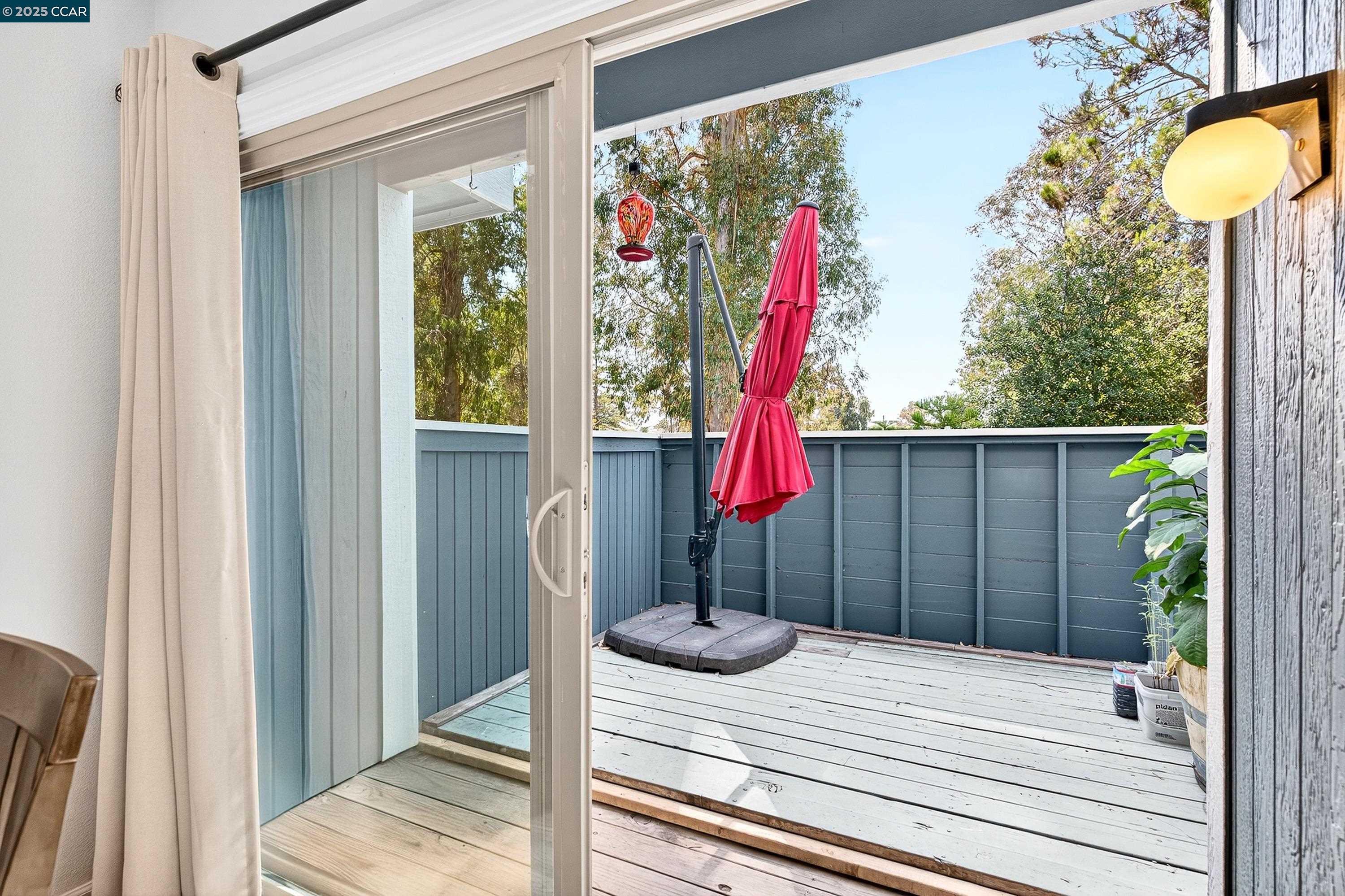 Detail Gallery Image 29 of 45 For 218 Apollo #4,  Hercules,  CA 94547 - 2 Beds | 1/1 Baths