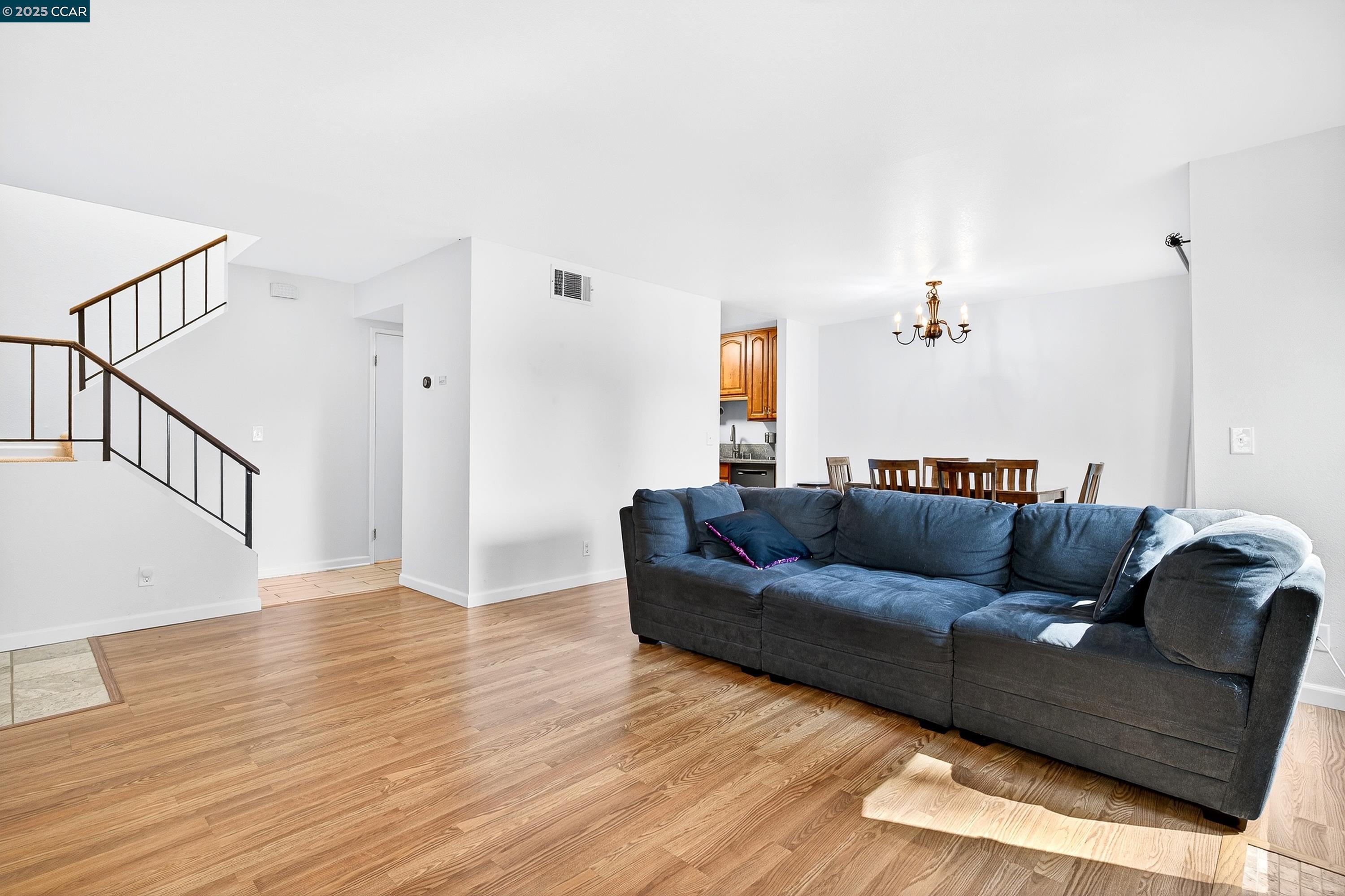 Photo #4: 41109594 Listing 